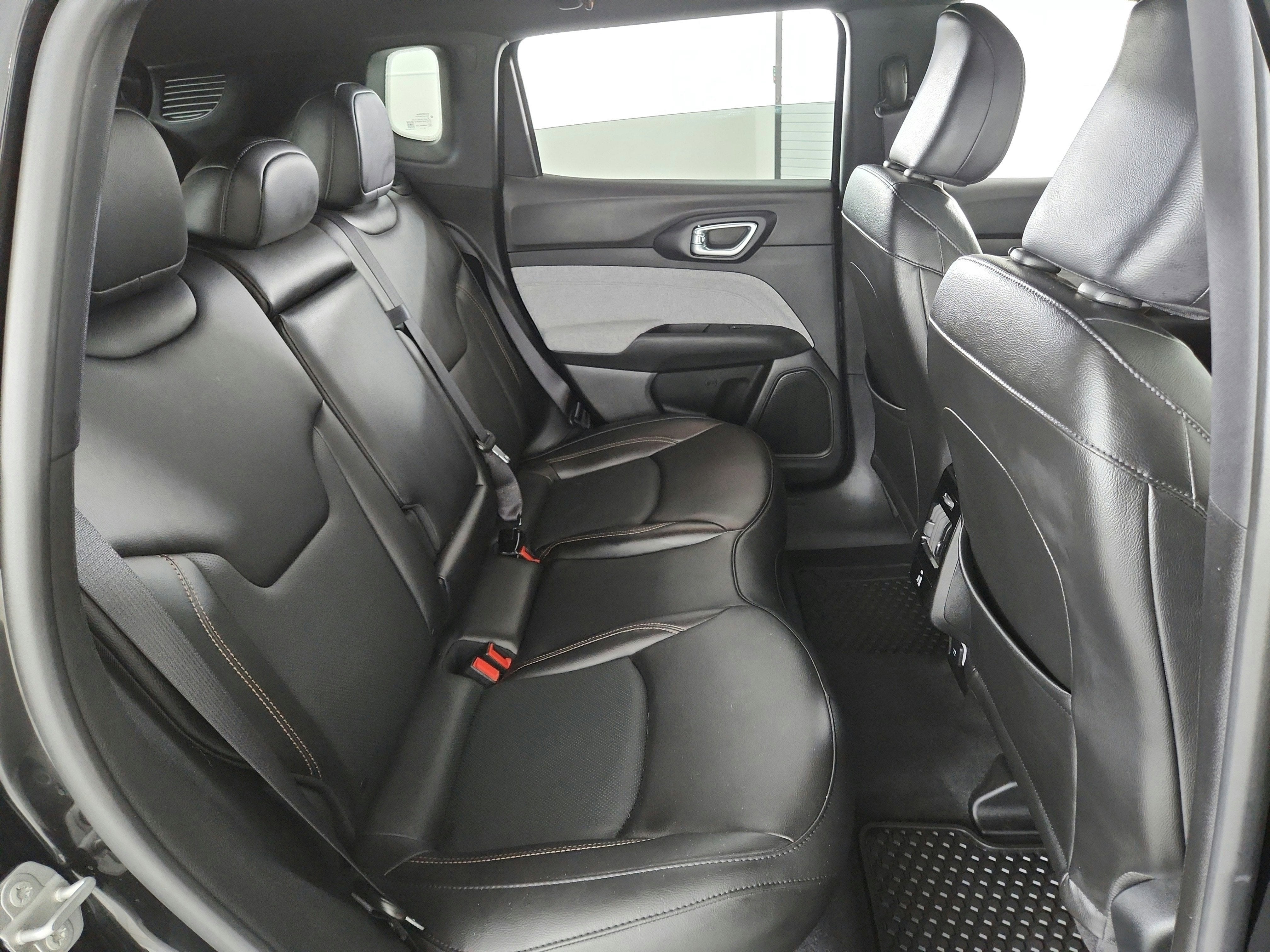 2023 Jeep Compass Latitude Lux FWD