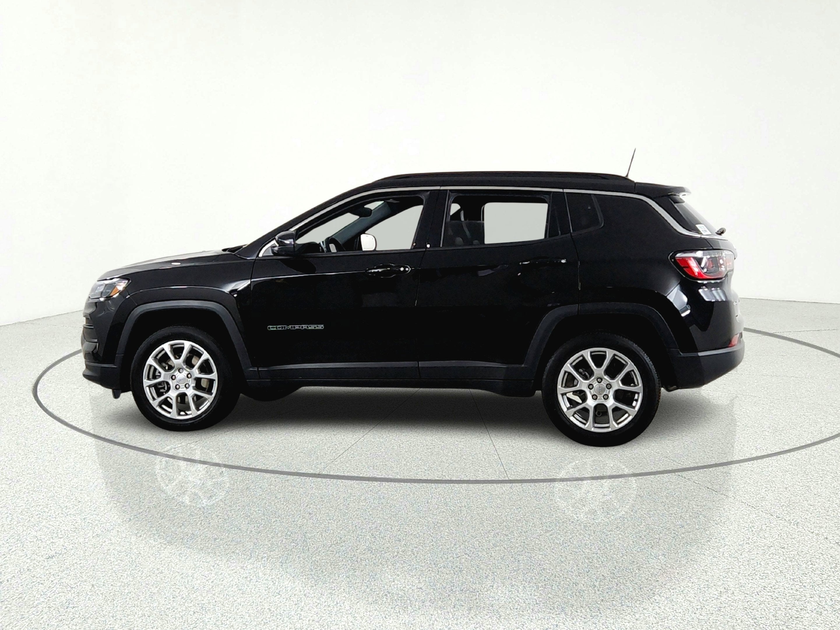 2023 Jeep Compass Latitude Lux FWD