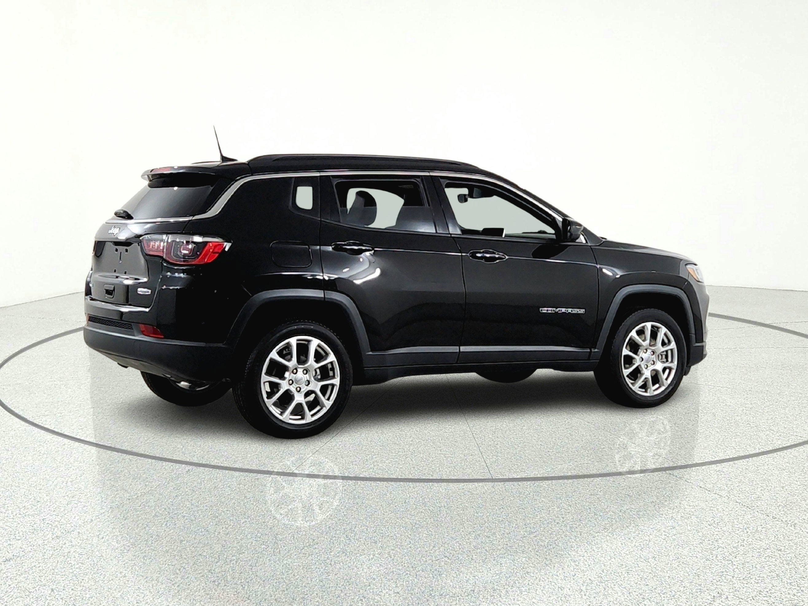 2023 Jeep Compass Latitude Lux FWD