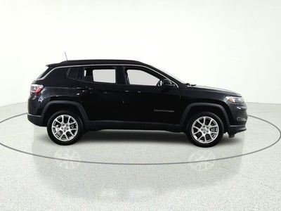 2023 Jeep Compass Latitude Lux FWD