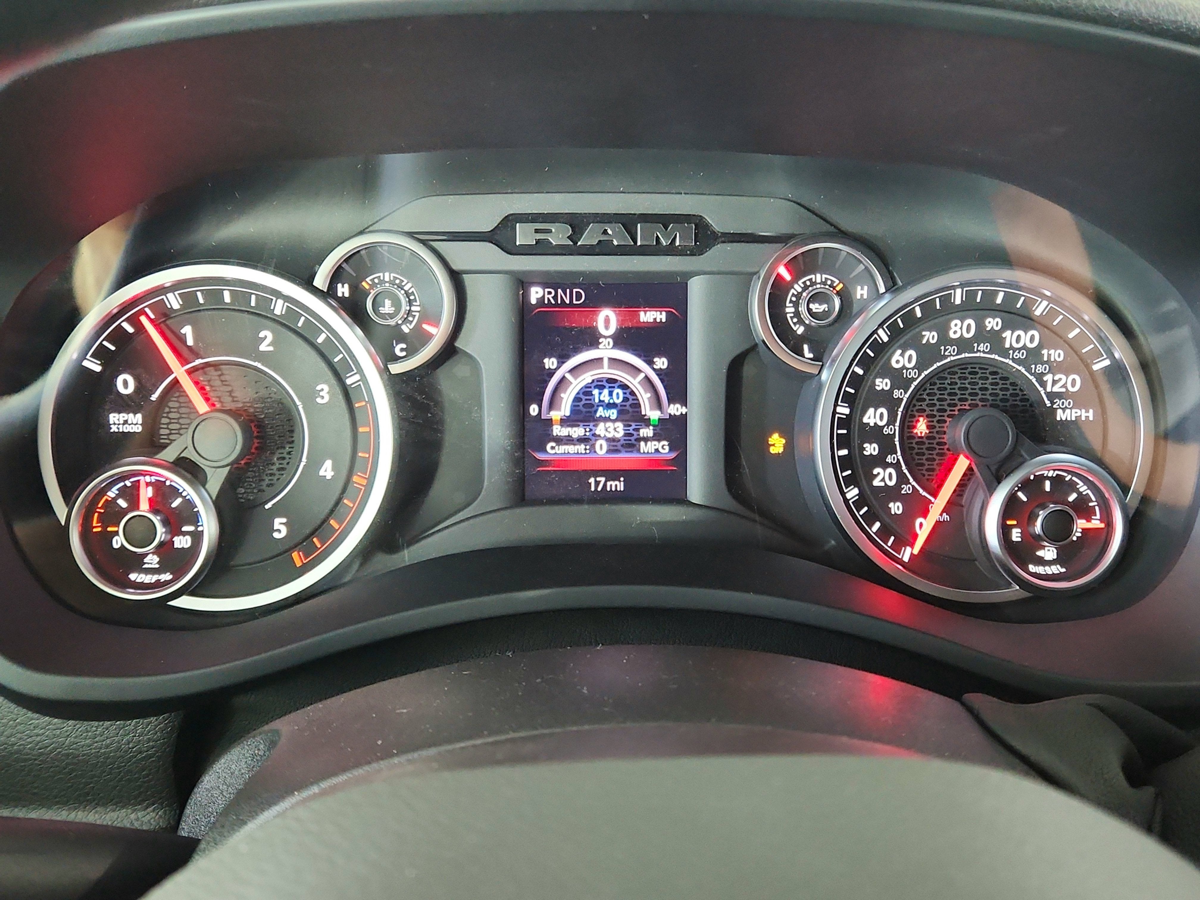 2025 RAM 2500 Tradesman Crew Cab 4x4 6'4' Box