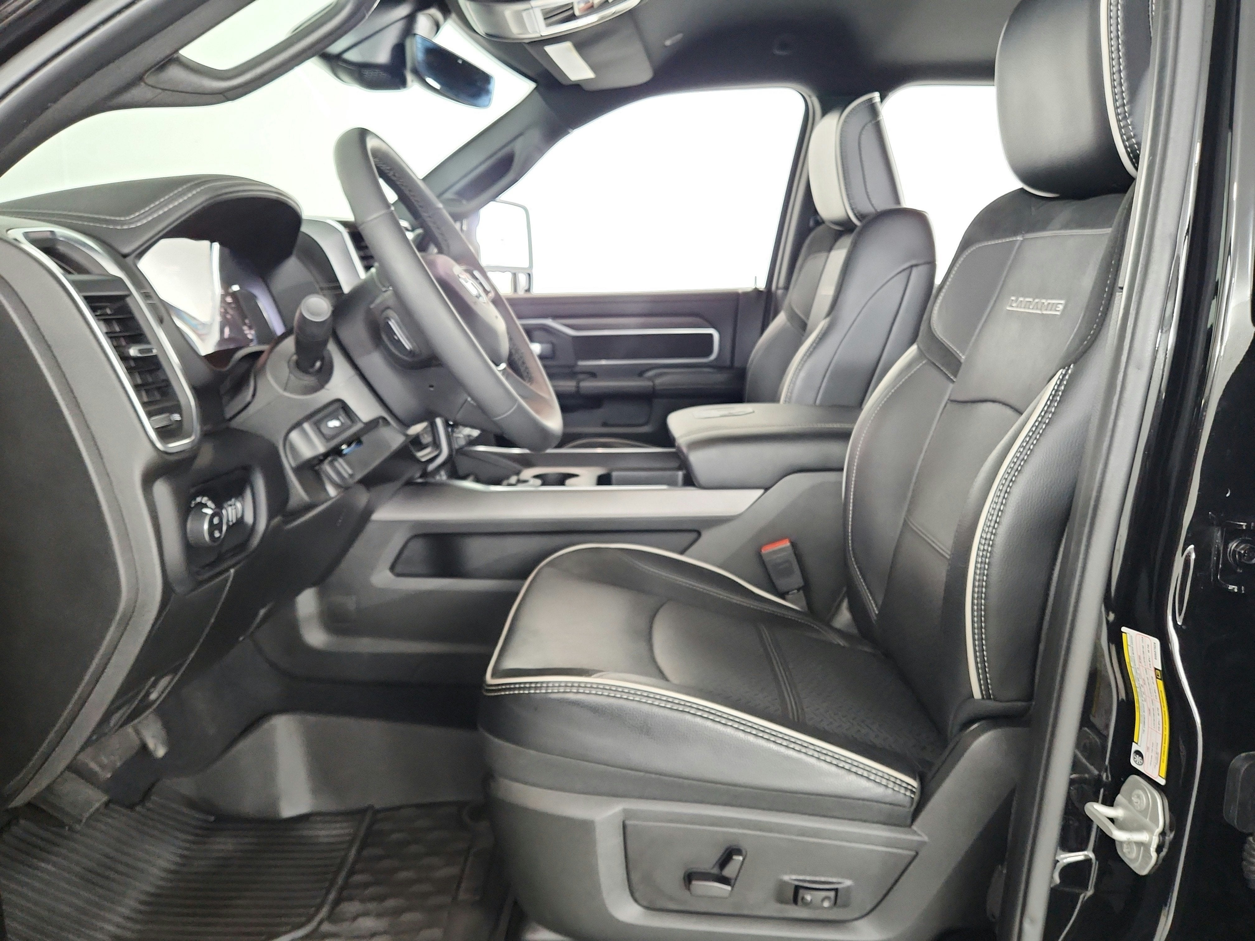 2025 RAM 2500 Laramie Crew Cab 4x4 6'4' Box