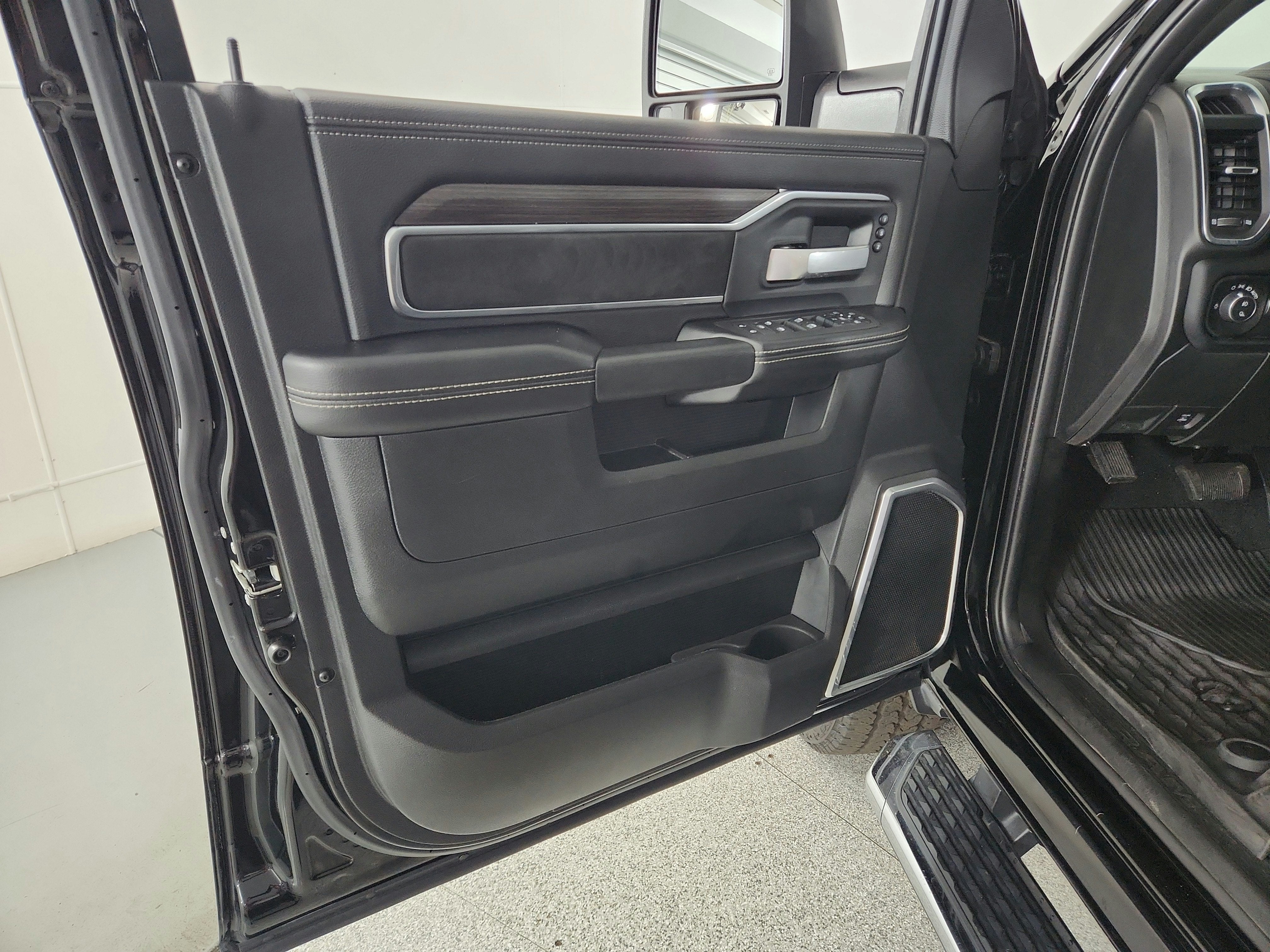 2025 RAM 2500 Laramie Crew Cab 4x4 6'4' Box