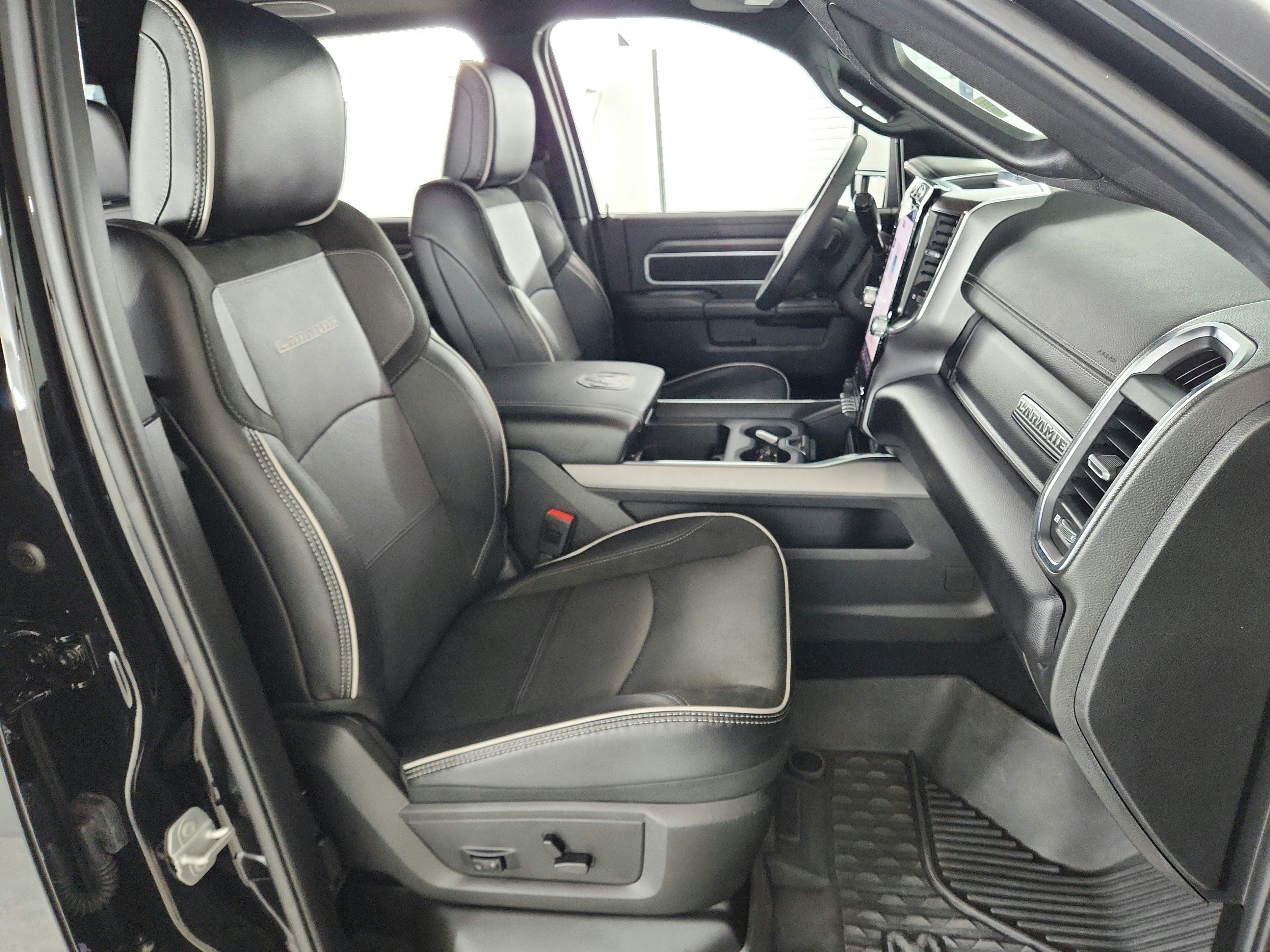 2025 RAM 2500 Laramie Crew Cab 4x4 6'4' Box