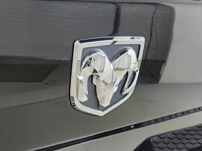 2019 RAM 1500 Classic SLT Crew Cab 4x4 5'7' Box