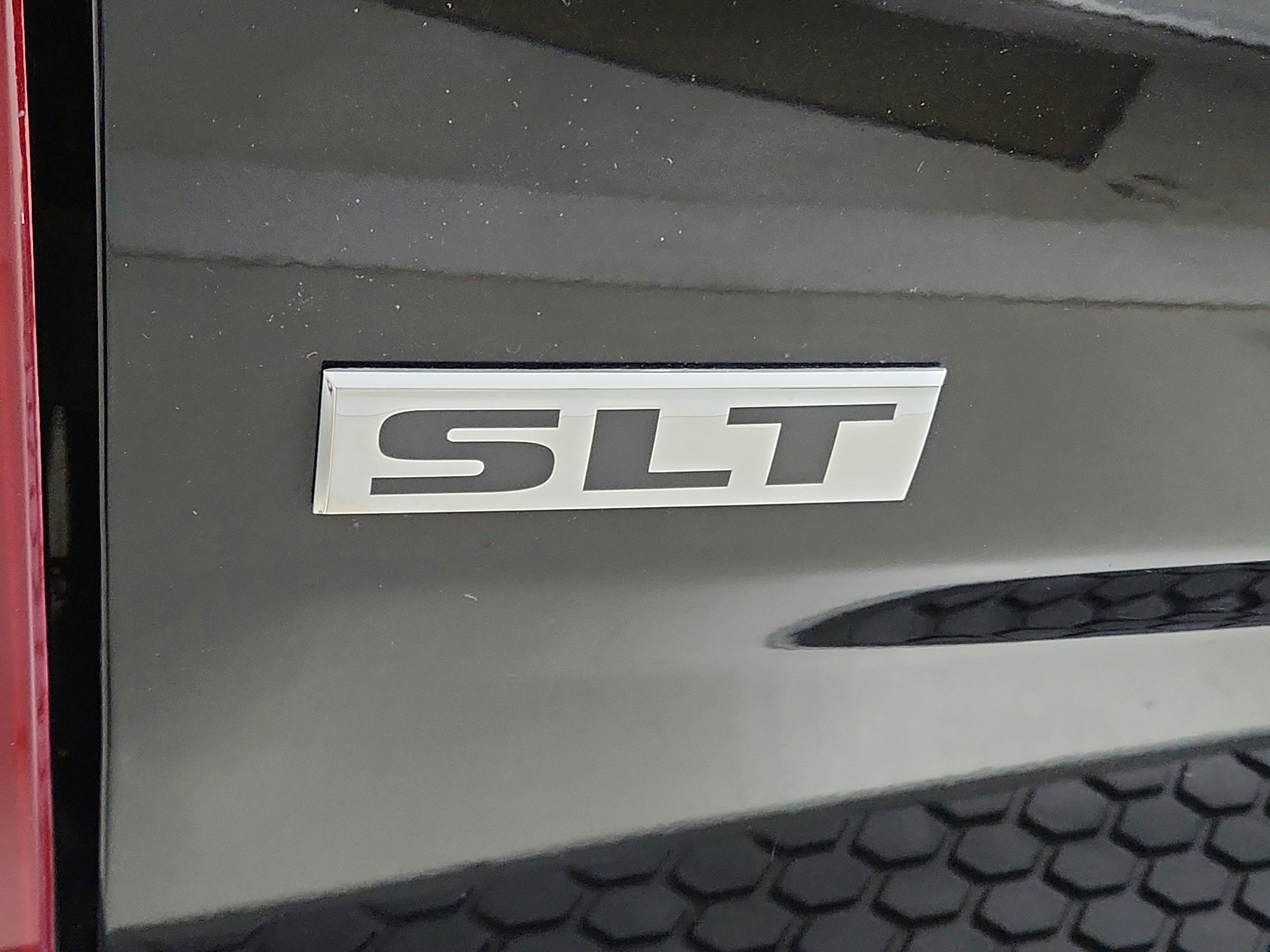 2019 RAM 1500 Classic SLT Crew Cab 4x4 5'7' Box