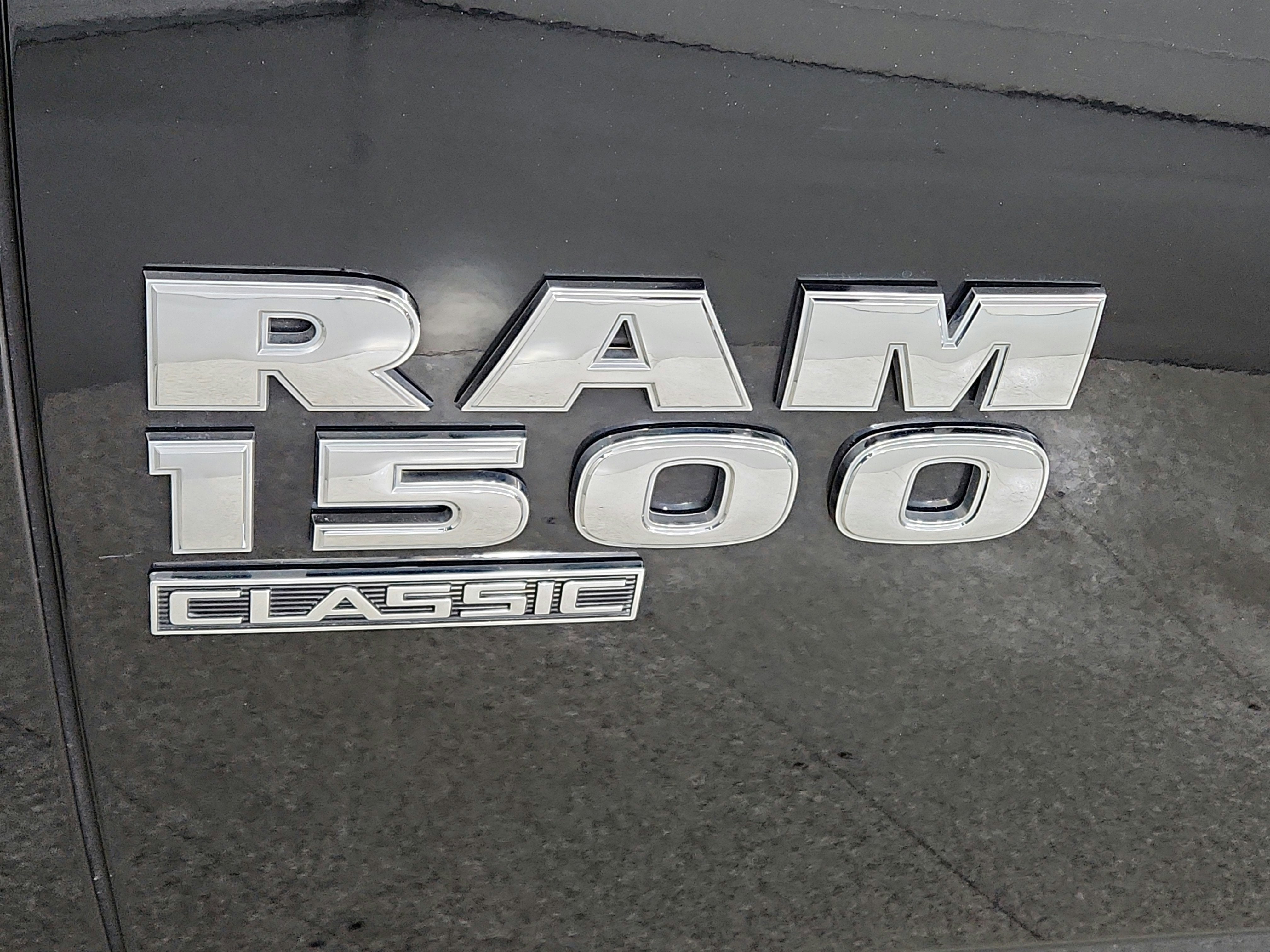 2019 RAM 1500 Classic SLT Crew Cab 4x4 5'7' Box