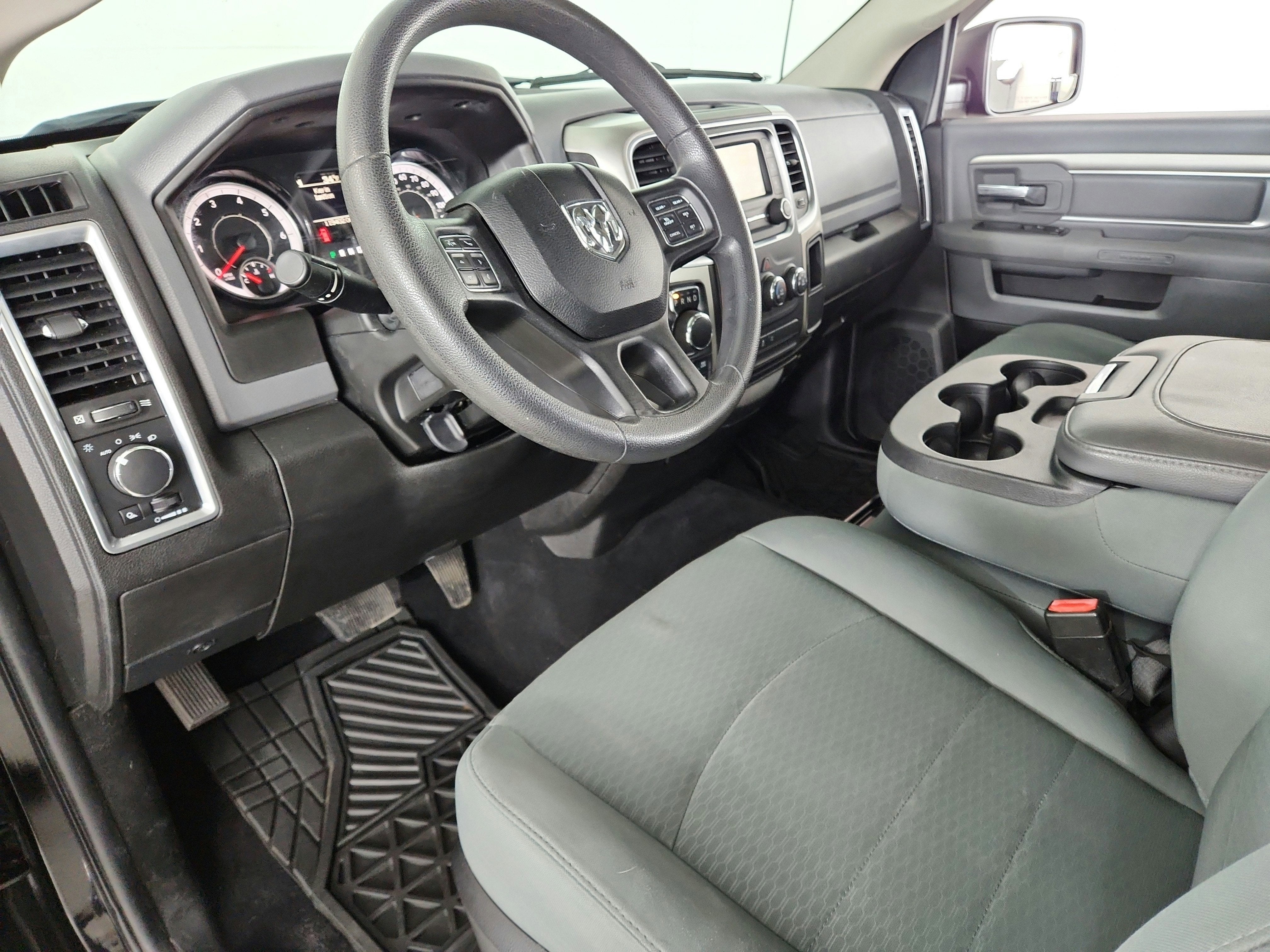 2019 RAM 1500 Classic SLT Crew Cab 4x4 5'7' Box