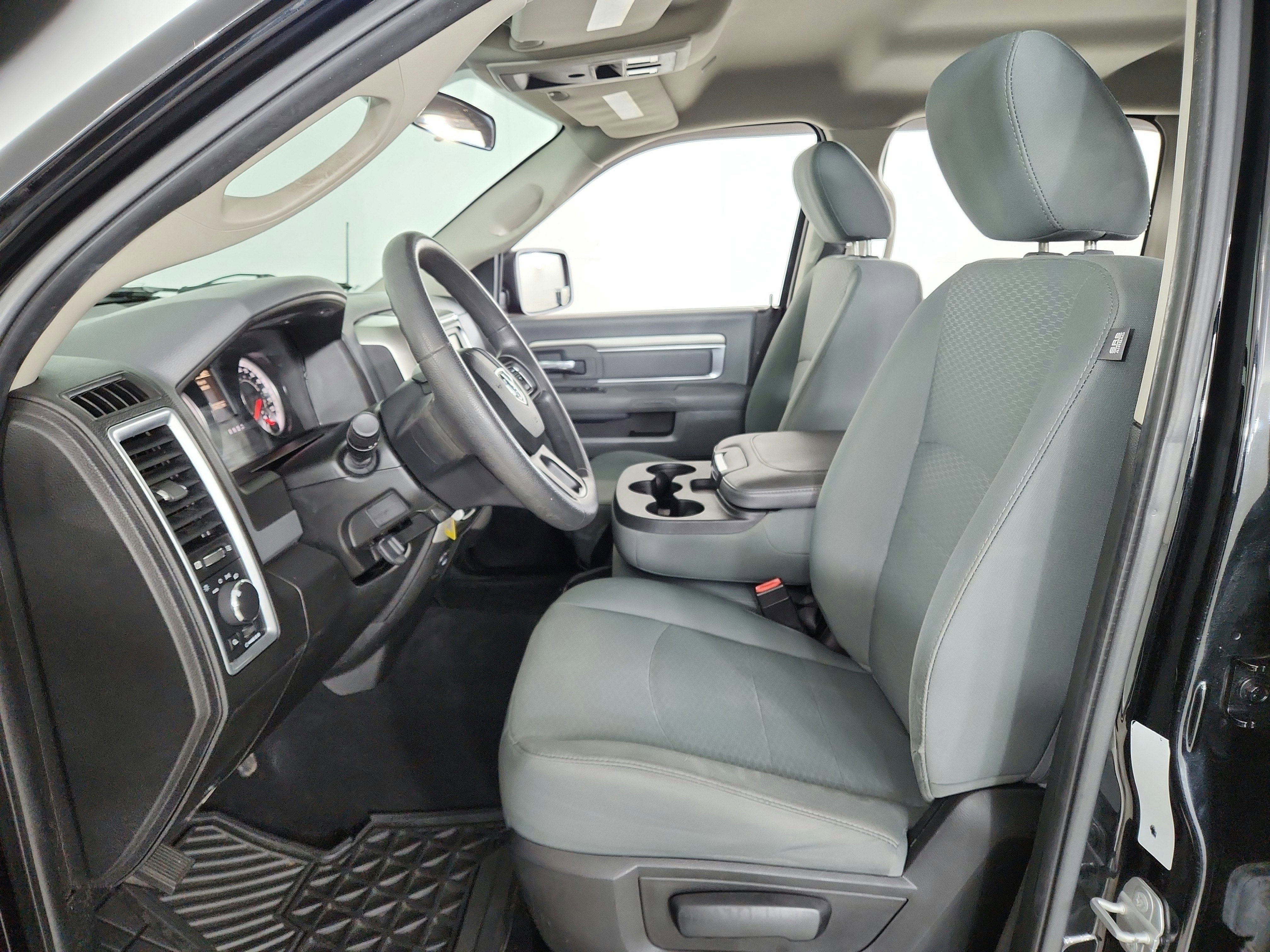 2019 RAM 1500 Classic SLT Crew Cab 4x4 5'7' Box