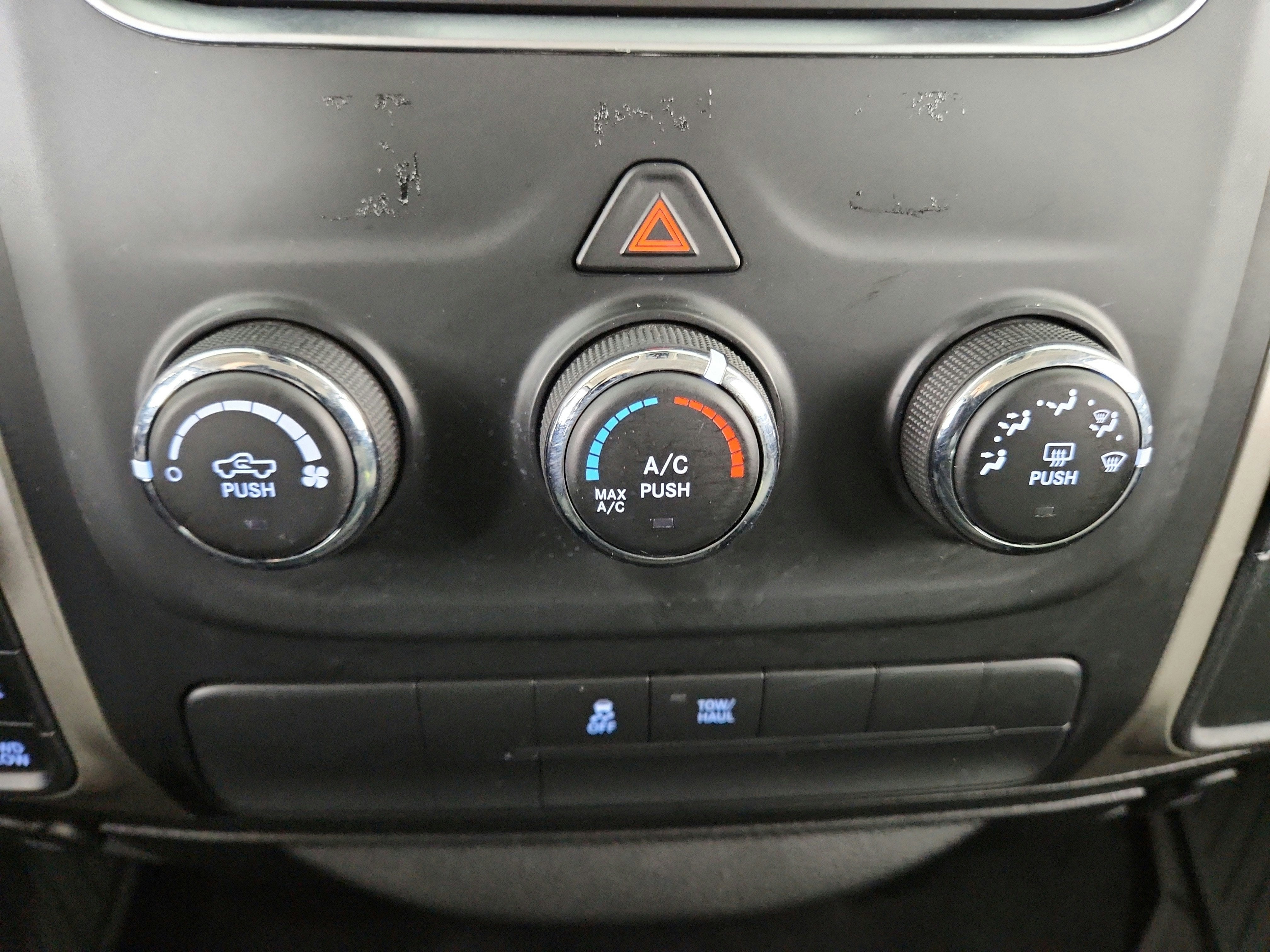 2019 RAM 1500 Classic SLT Crew Cab 4x4 5'7' Box