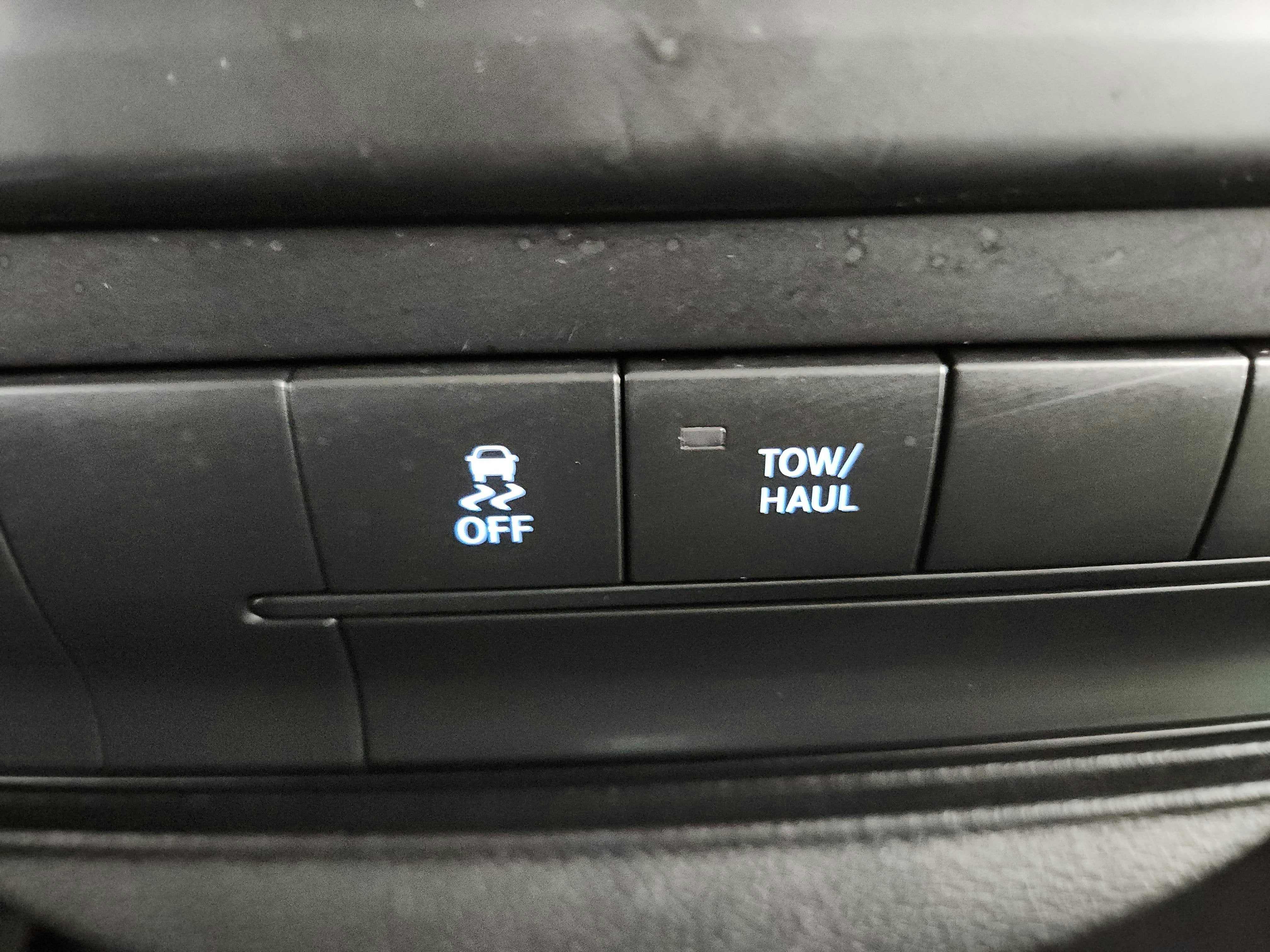 2019 RAM 1500 Classic SLT Crew Cab 4x4 5'7' Box