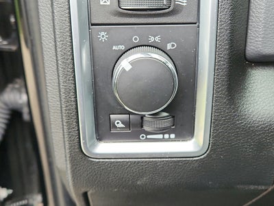 2019 RAM 1500 Classic SLT Crew Cab 4x4 5'7' Box