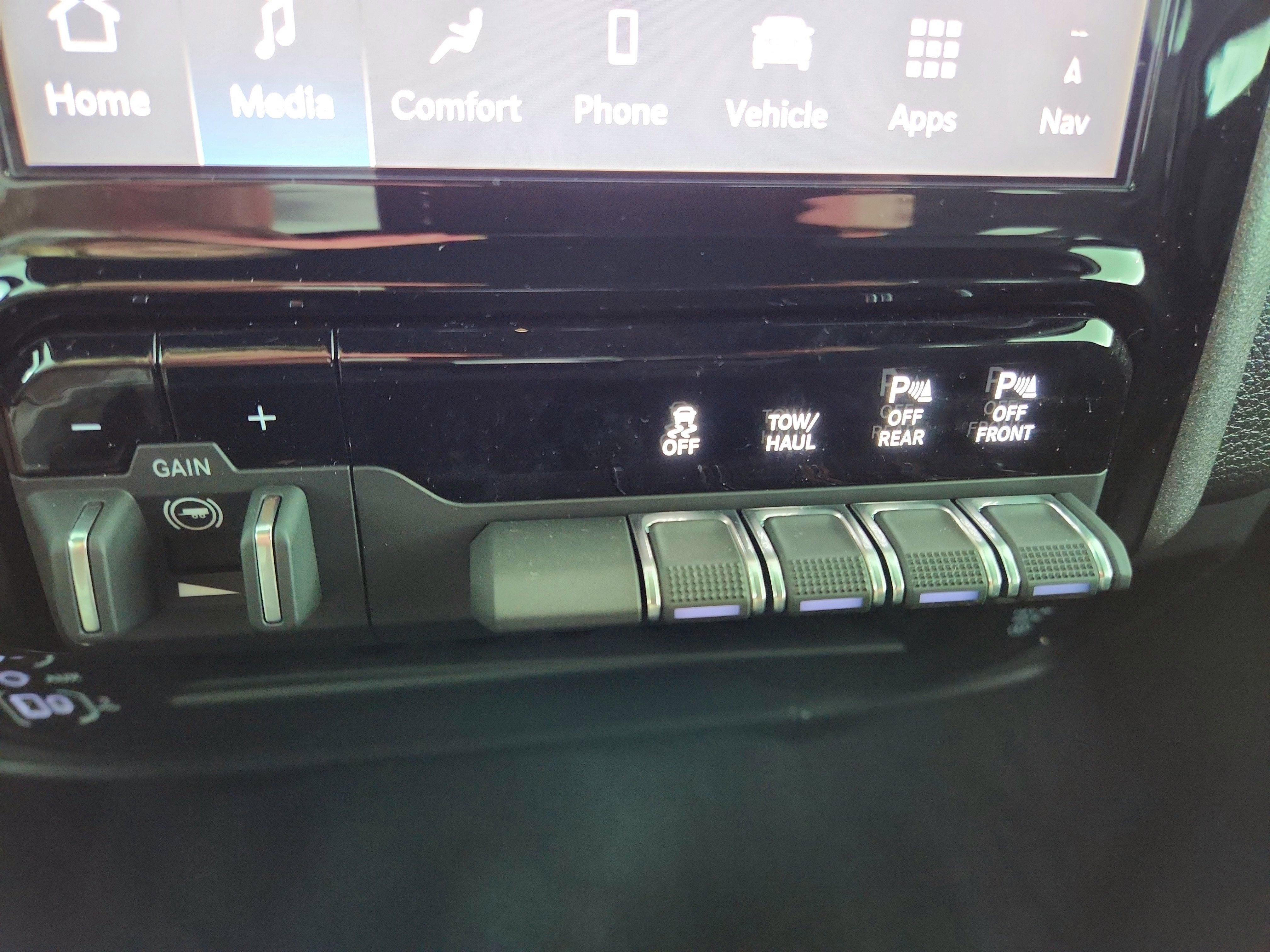 2026 RAM 2500 Tradesman Crew Cab 4x4 6'4' Box