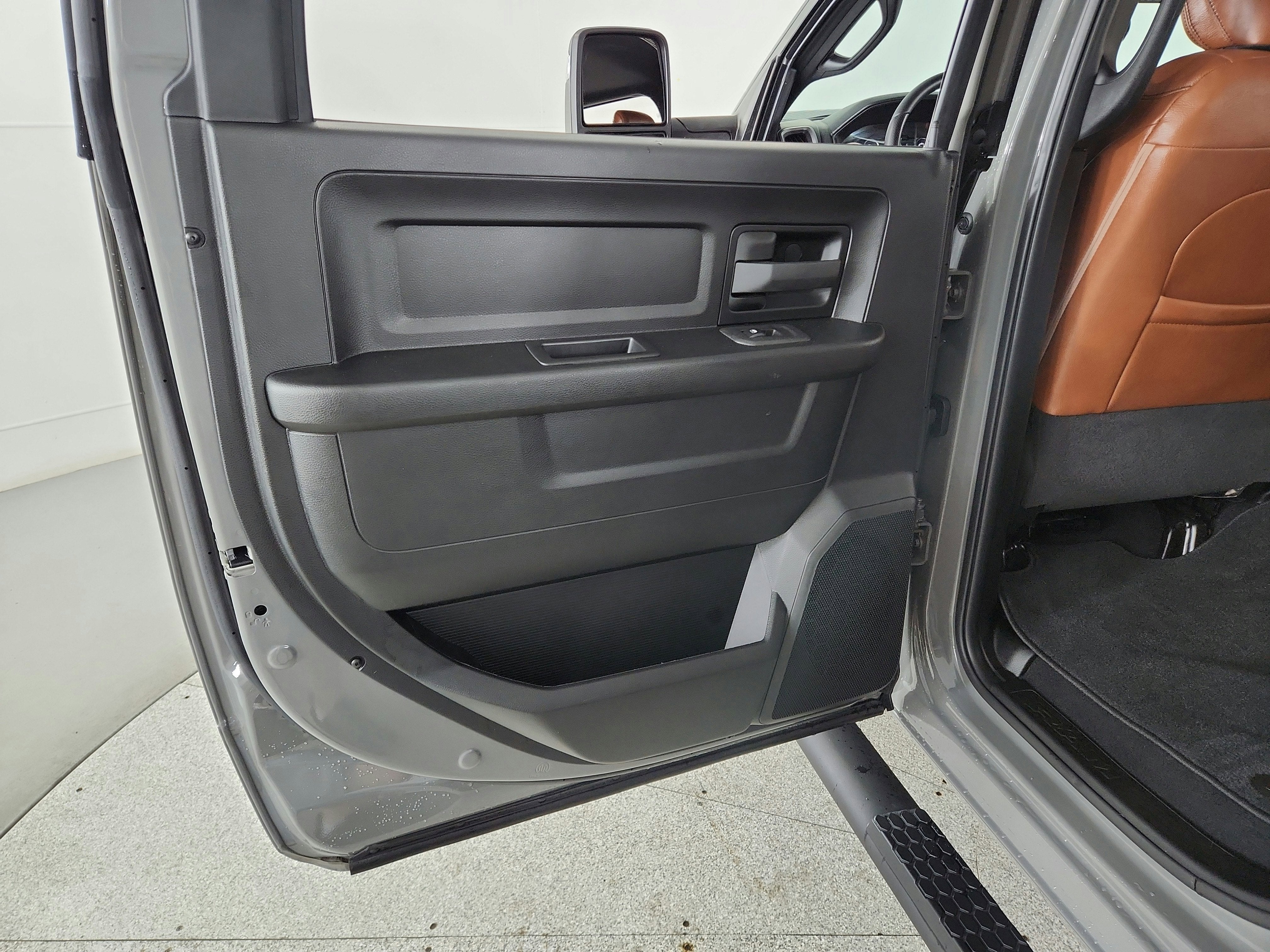 2026 RAM 2500 Tradesman Crew Cab 4x4 6'4' Box