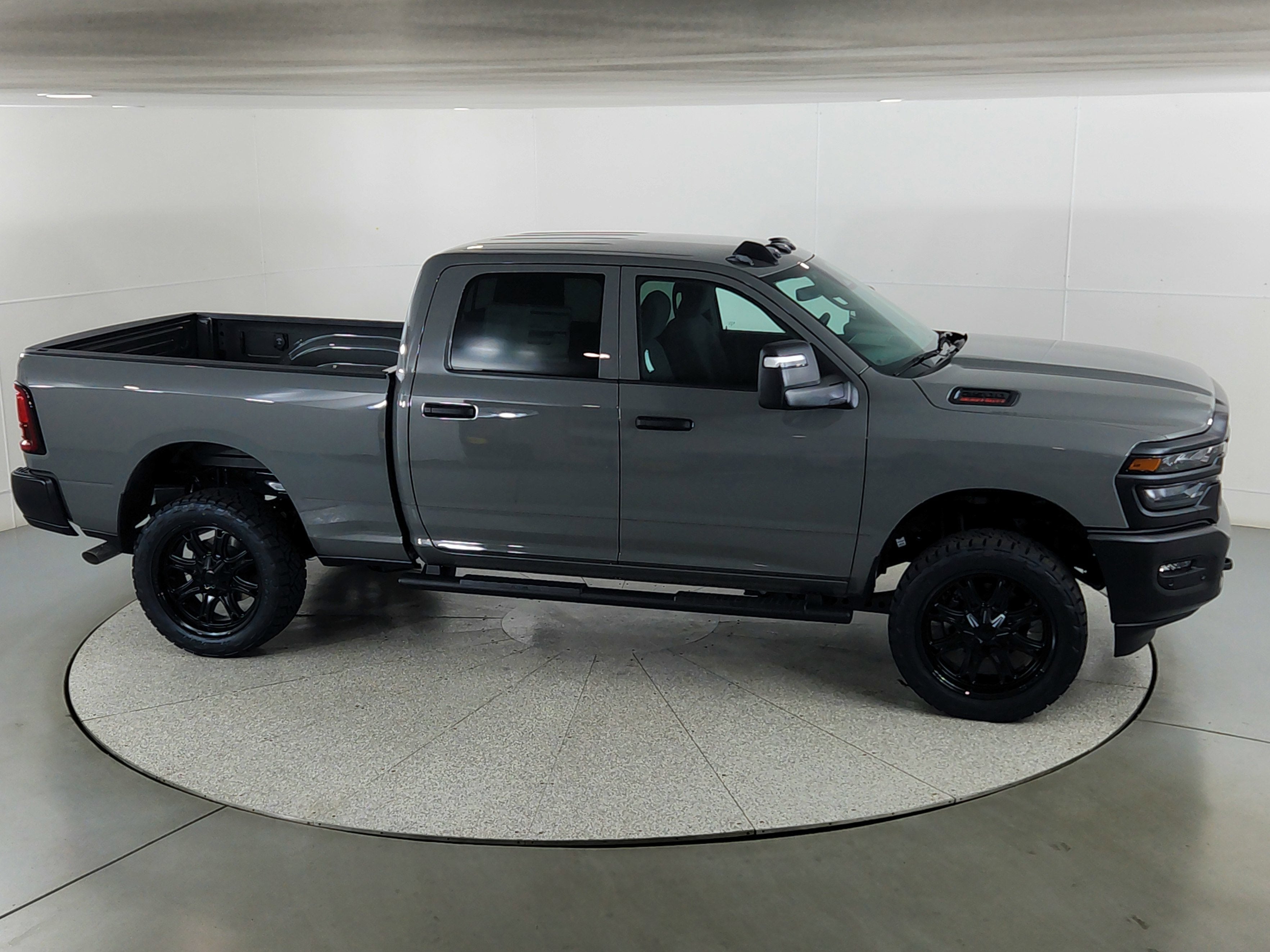 2026 RAM 2500 Tradesman Crew Cab 4x4 6'4' Box