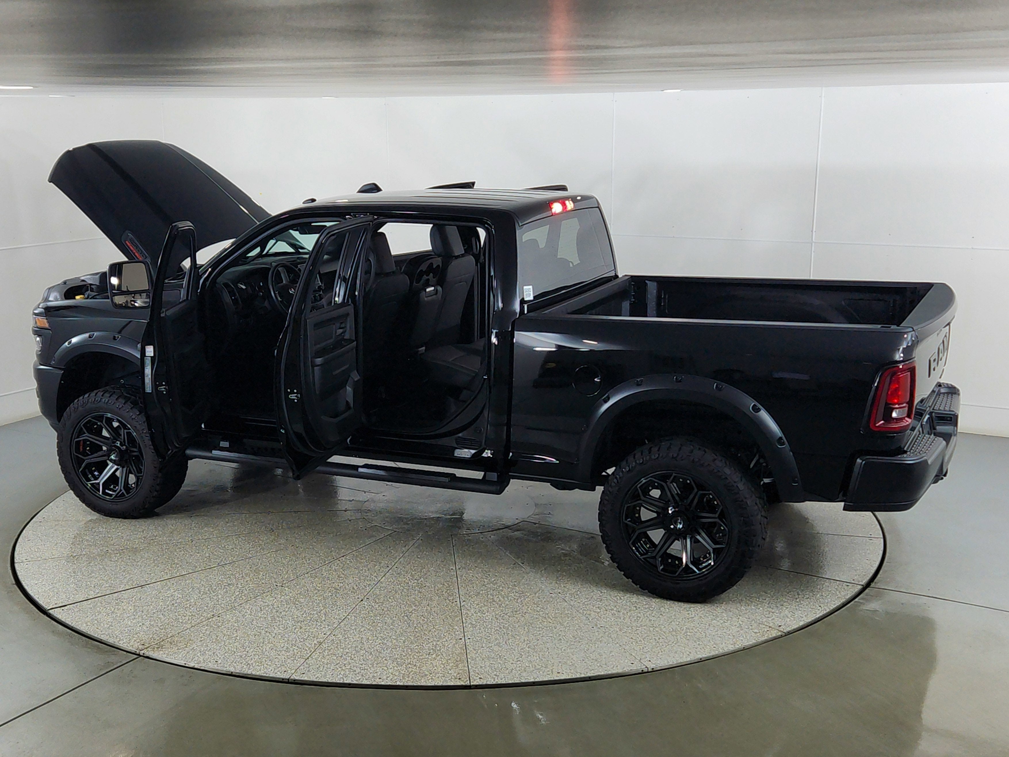 2025 RAM 2500 Tradesman Crew Cab 4x4 6'4' Box