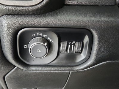 2019 RAM 2500 Tradesman Crew Cab 4x4 6'4' Box