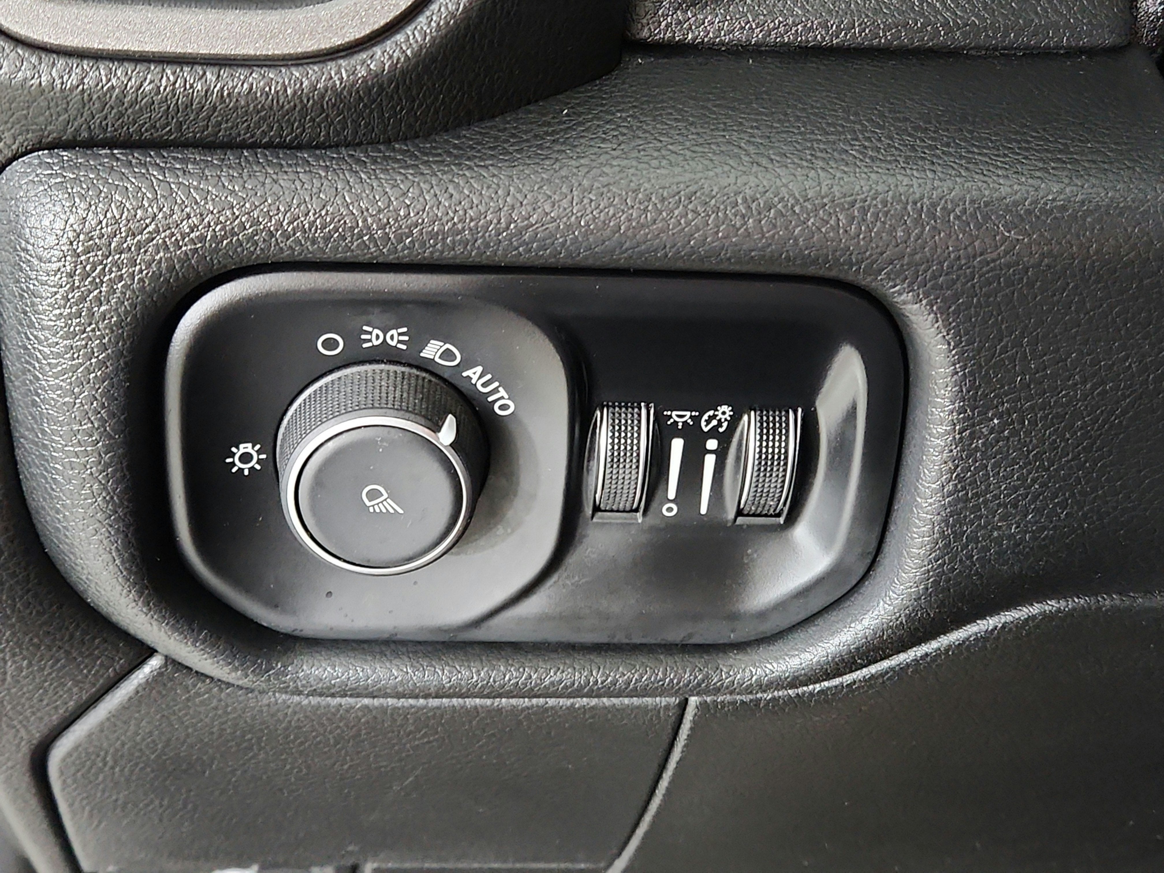 2019 RAM 2500 Tradesman Crew Cab 4x4 6'4' Box