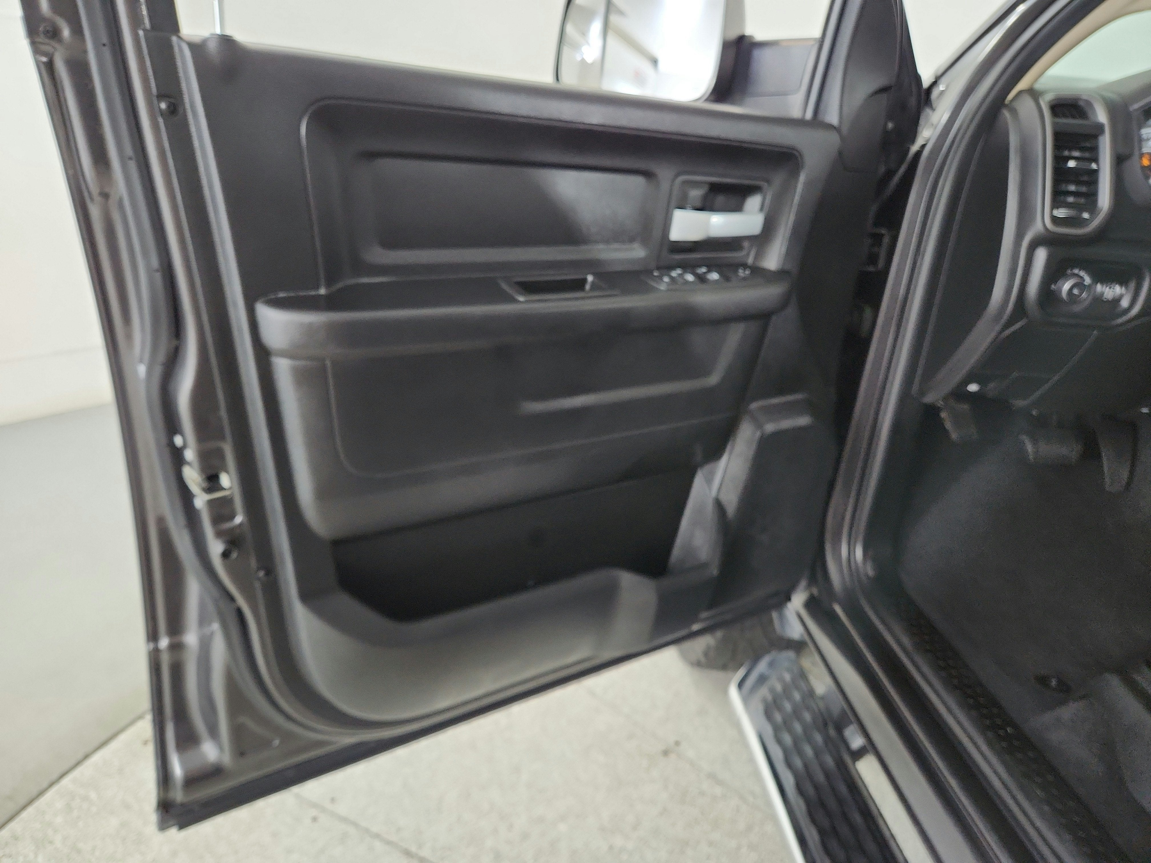 2019 RAM 2500 Tradesman Crew Cab 4x4 6'4' Box