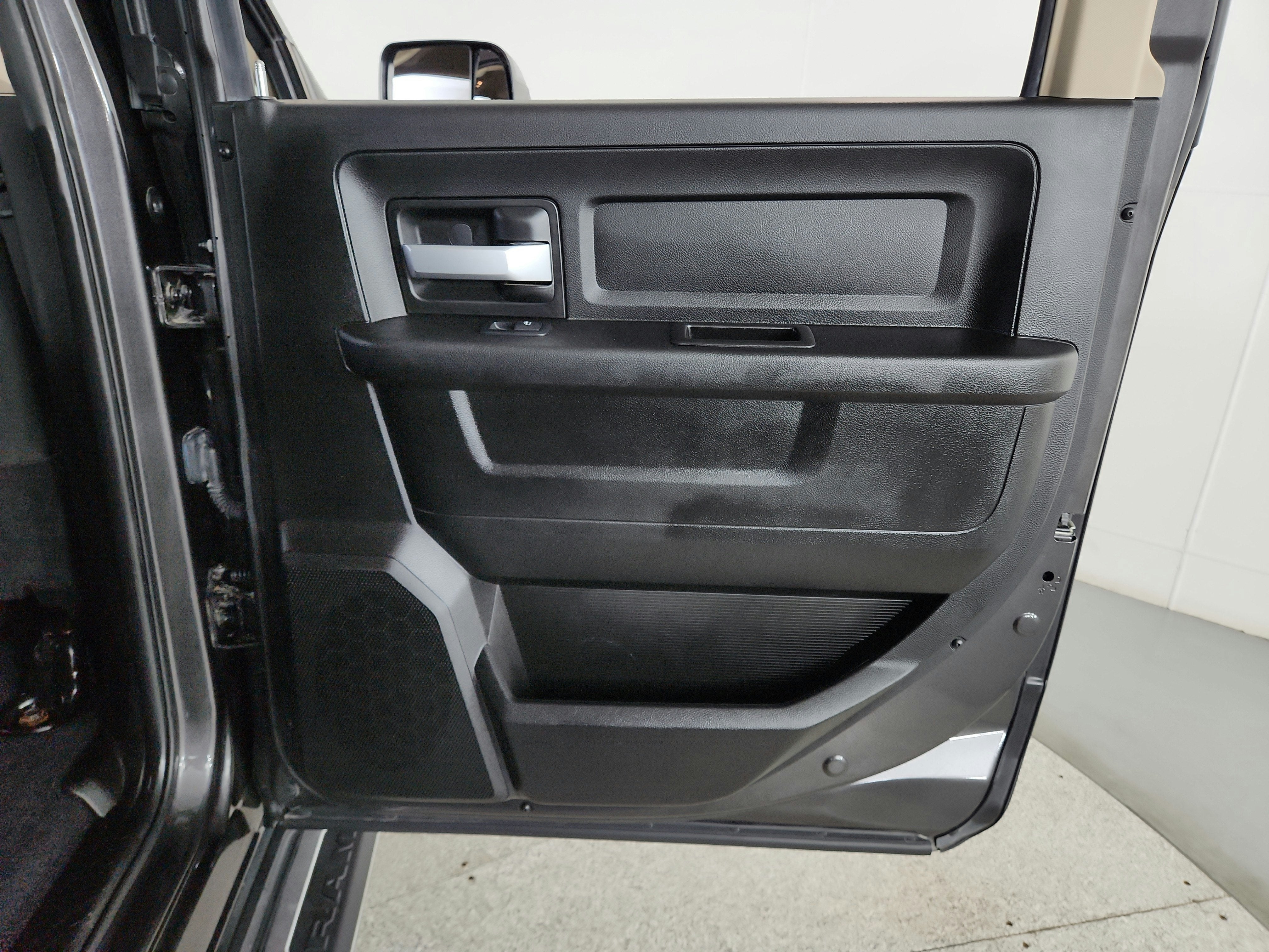 2019 RAM 2500 Tradesman Crew Cab 4x4 6'4' Box
