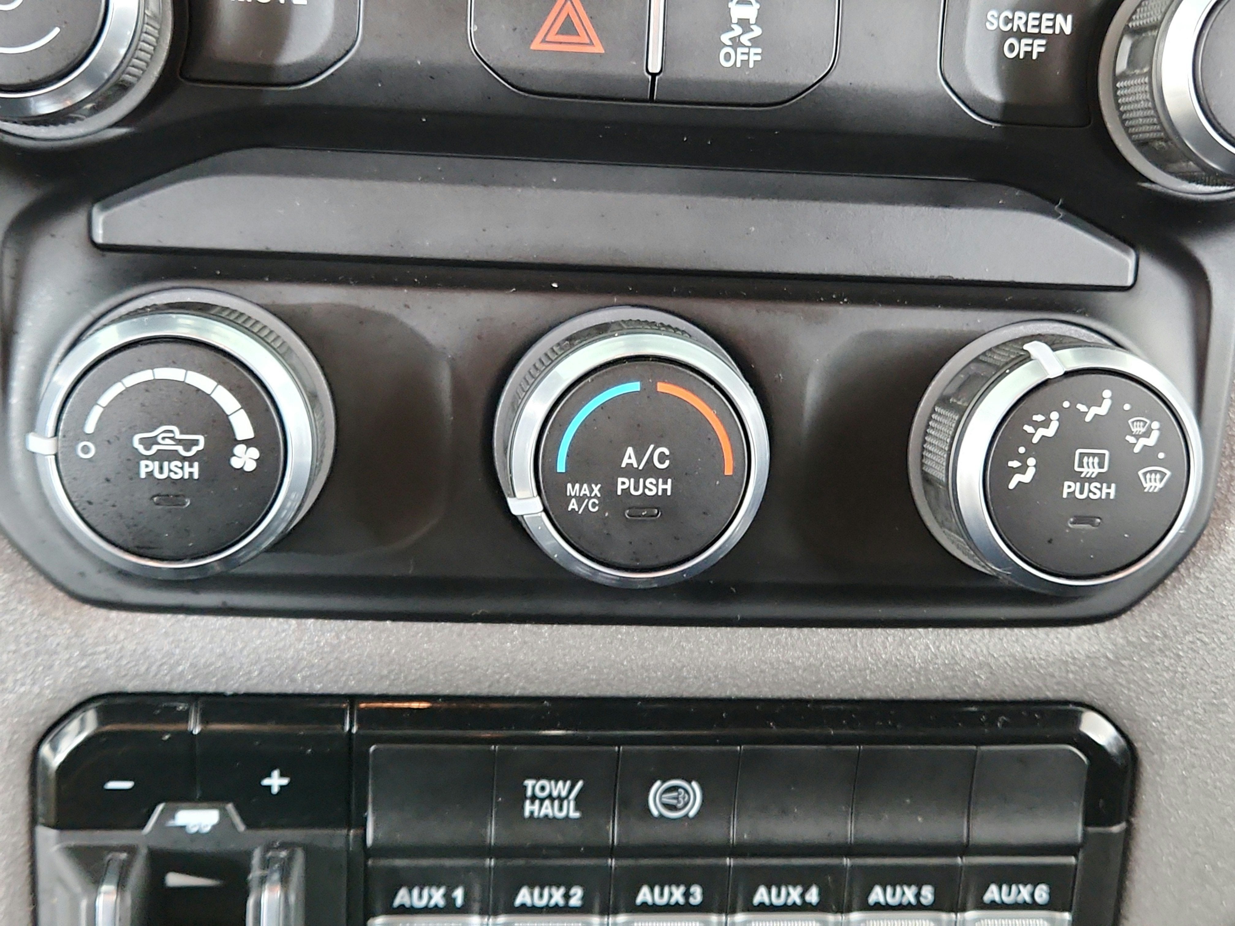 2022 RAM 2500 Tradesman Crew Cab 4x4 6'4' Box