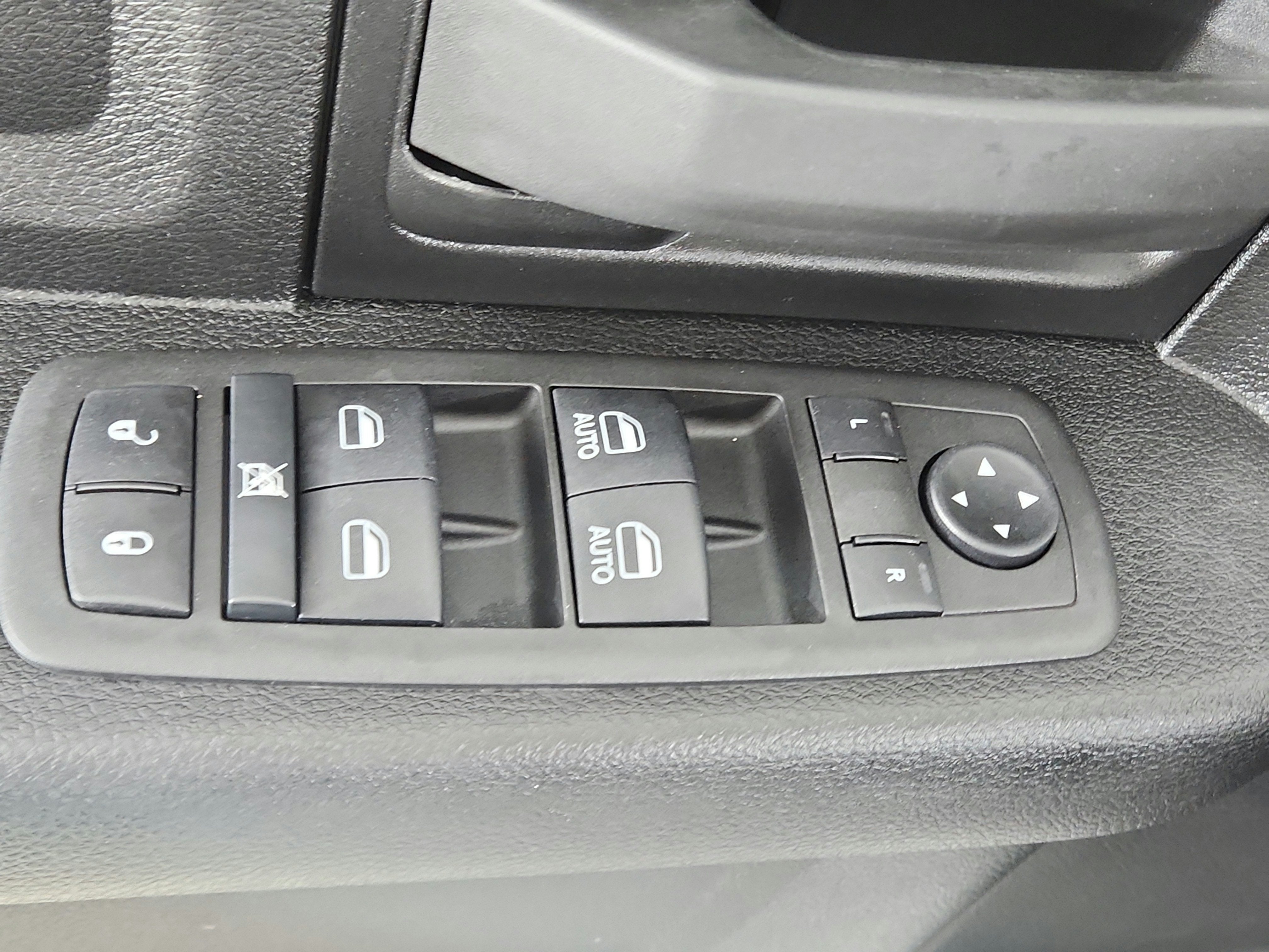 2022 RAM 2500 Tradesman Crew Cab 4x4 6'4' Box