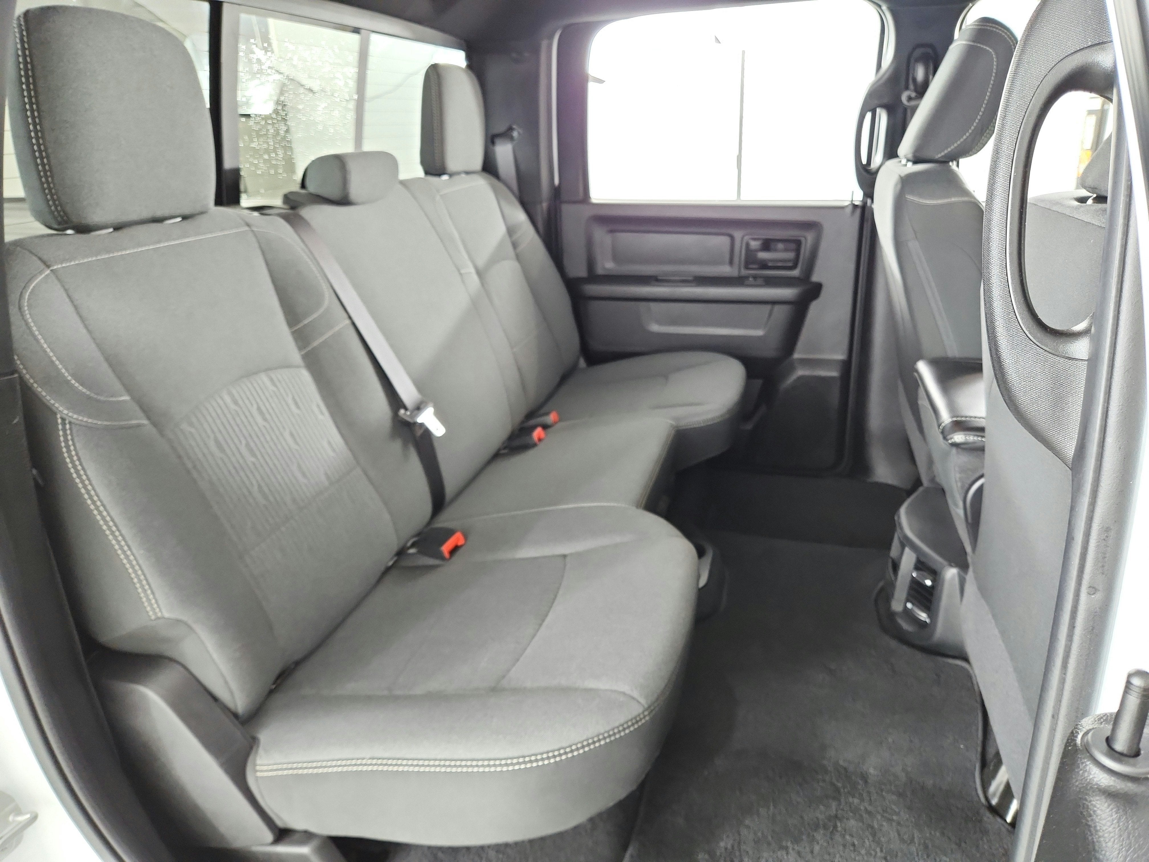2022 RAM 2500 Tradesman Crew Cab 4x4 6'4' Box