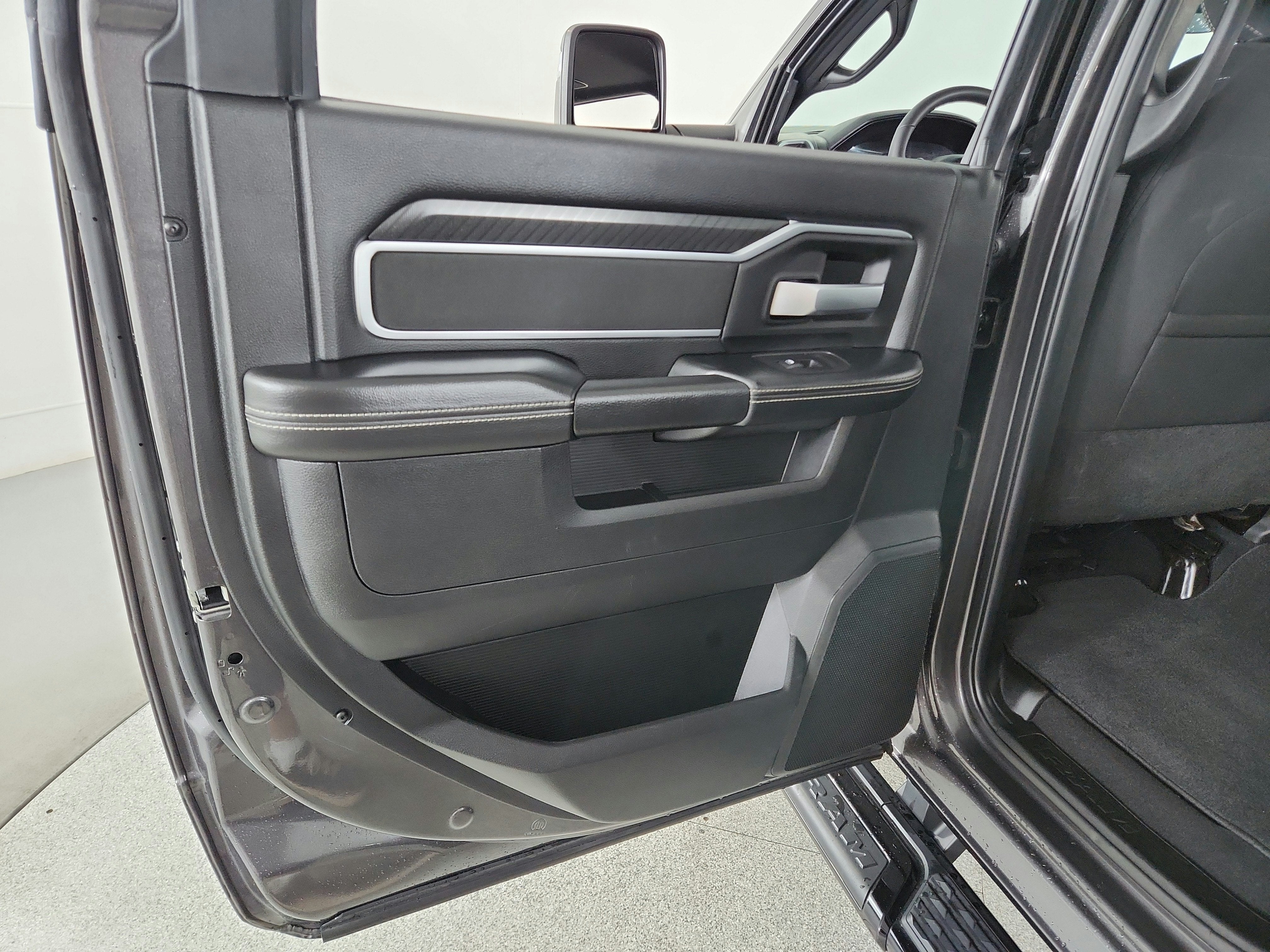 2025 RAM 2500 Big Horn Crew Cab 4x4 6'4' Box