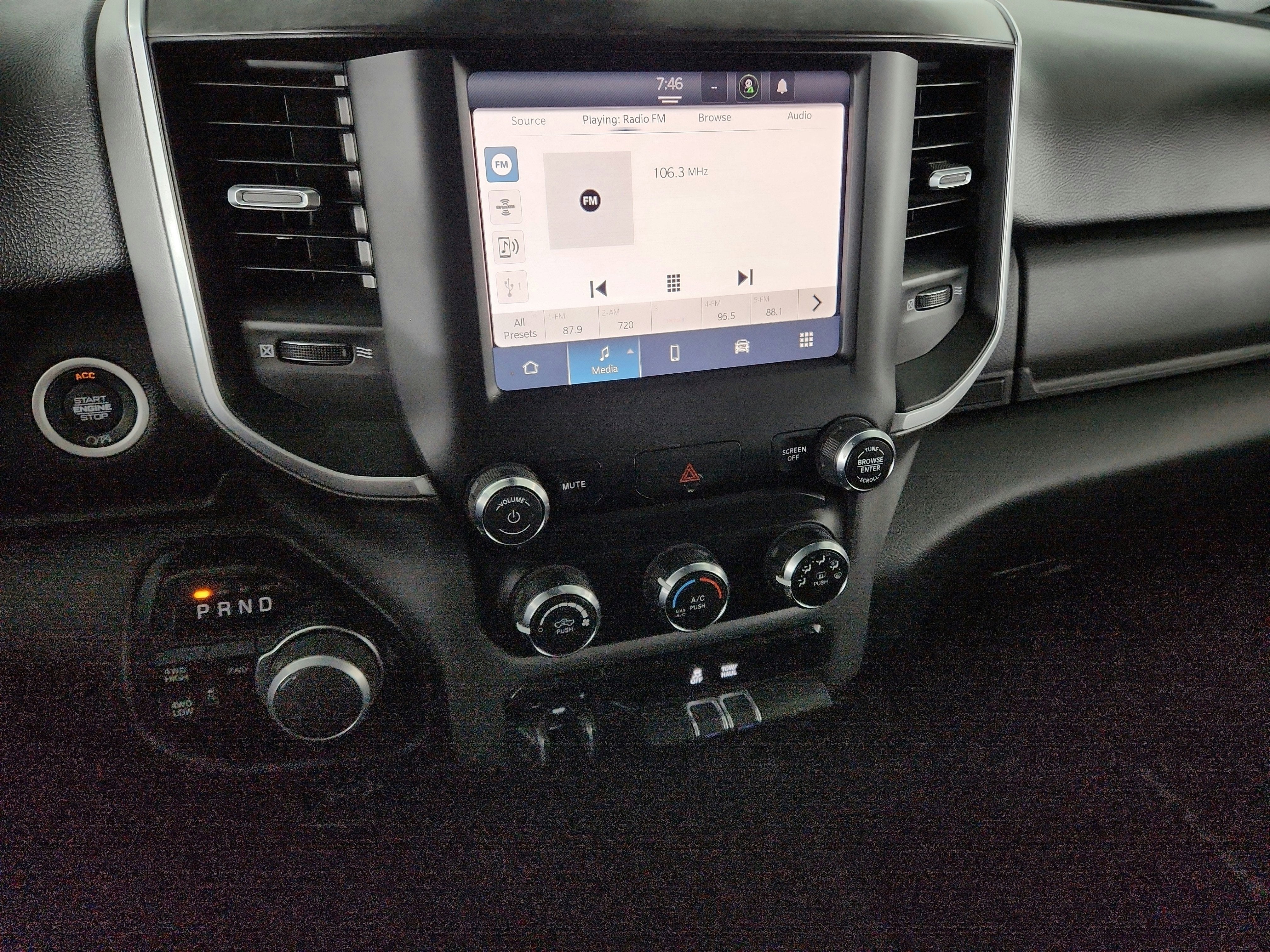 2024 RAM 2500 Big Horn Crew Cab 4x4 6'4' Box