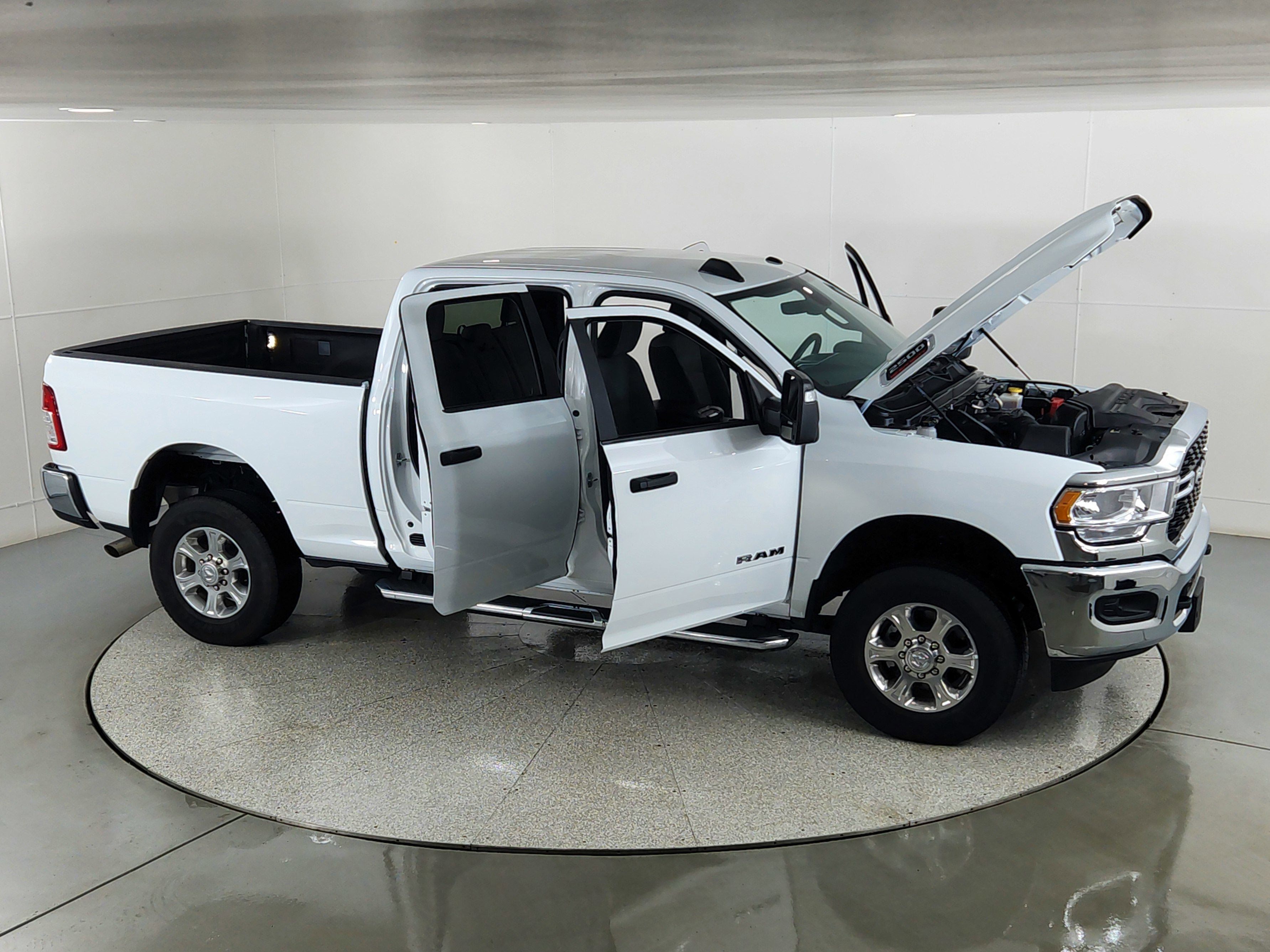 2024 RAM 2500 Big Horn Crew Cab 4x4 6'4' Box