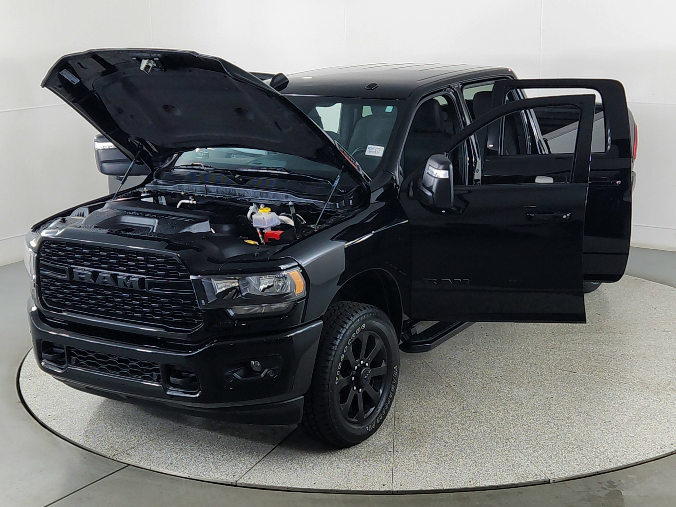 2024 RAM 2500 Big Horn Crew Cab 4x4 6'4' Box