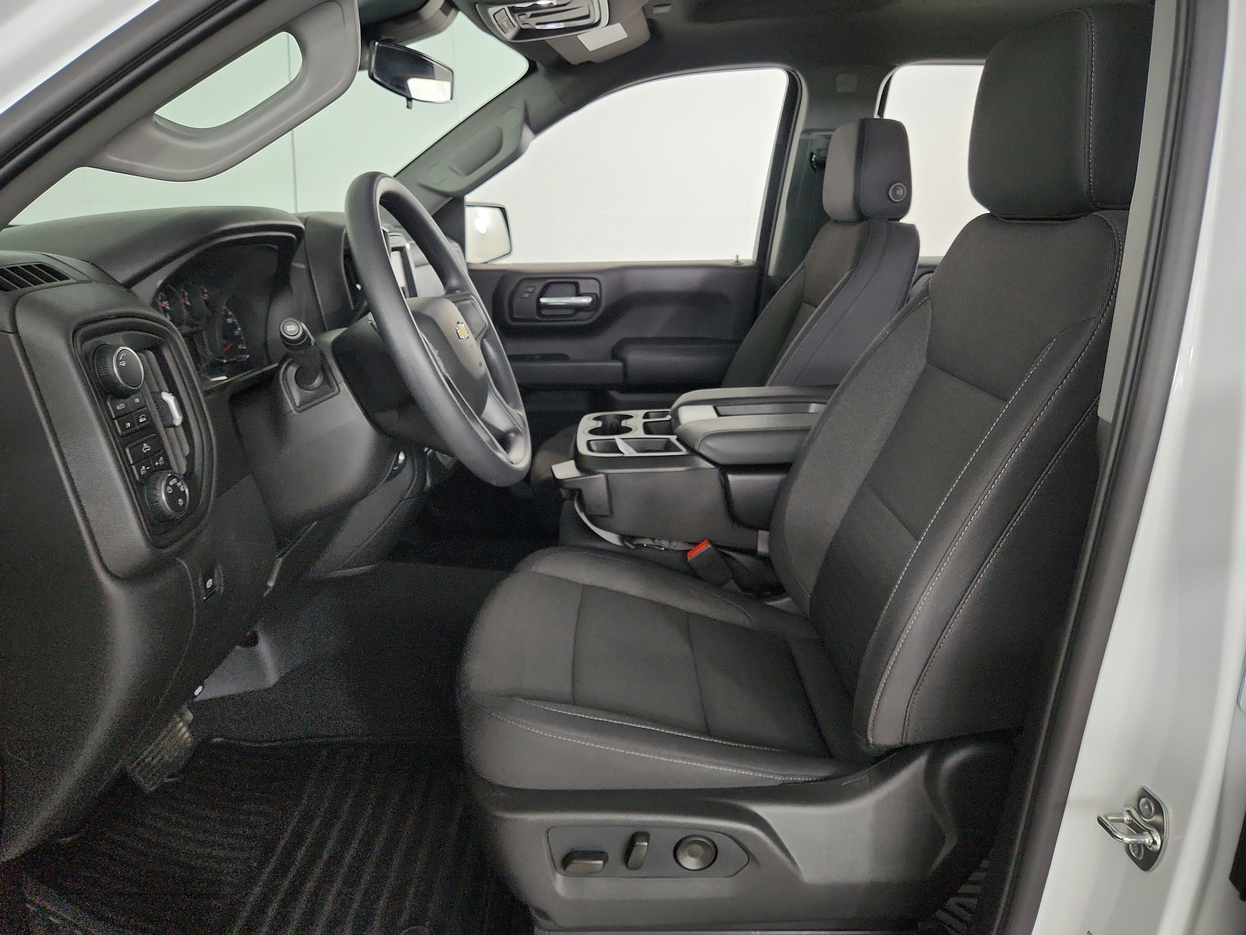 2026 Chevrolet Silverado 1500 4WD Crew Cab Short Bed Custom