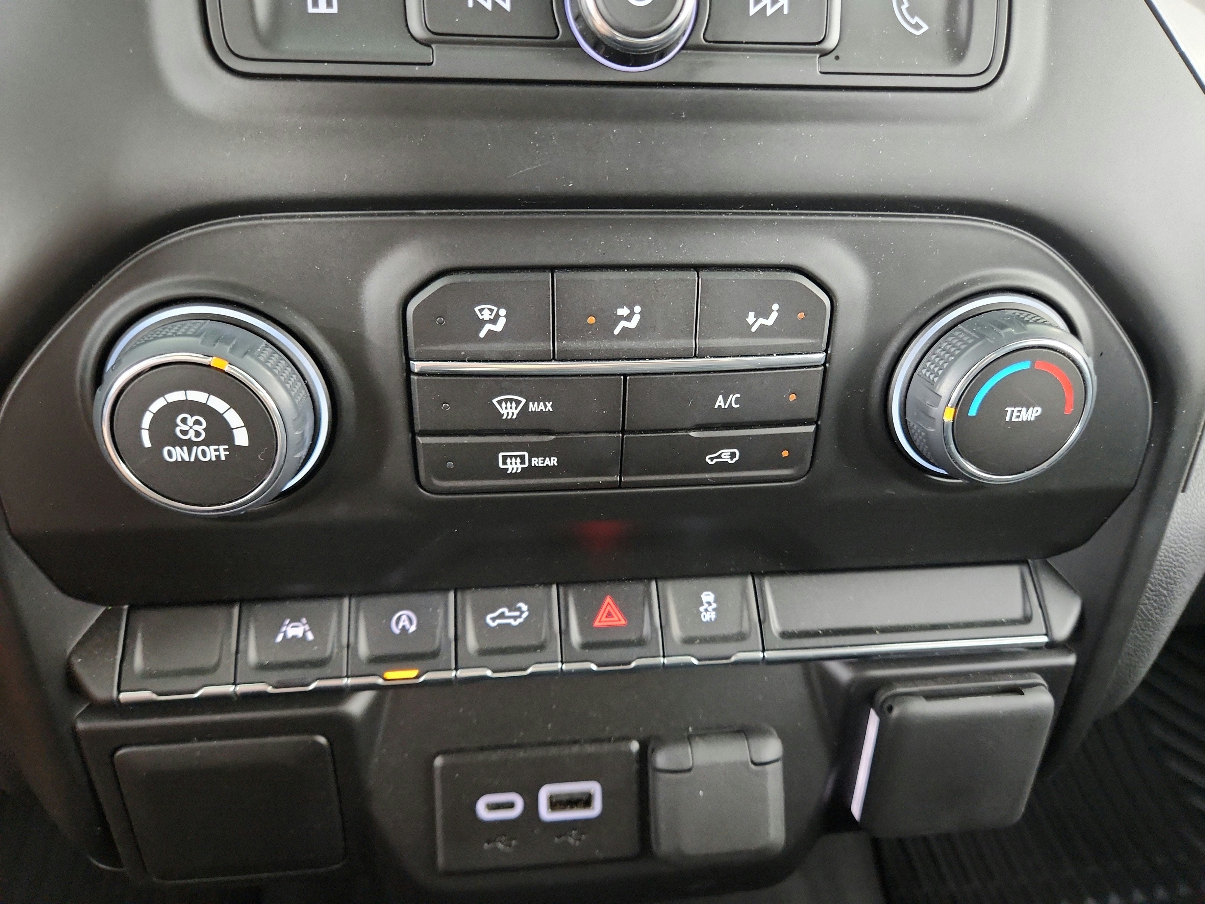 2026 Chevrolet Silverado 1500 4WD Crew Cab Short Bed Custom