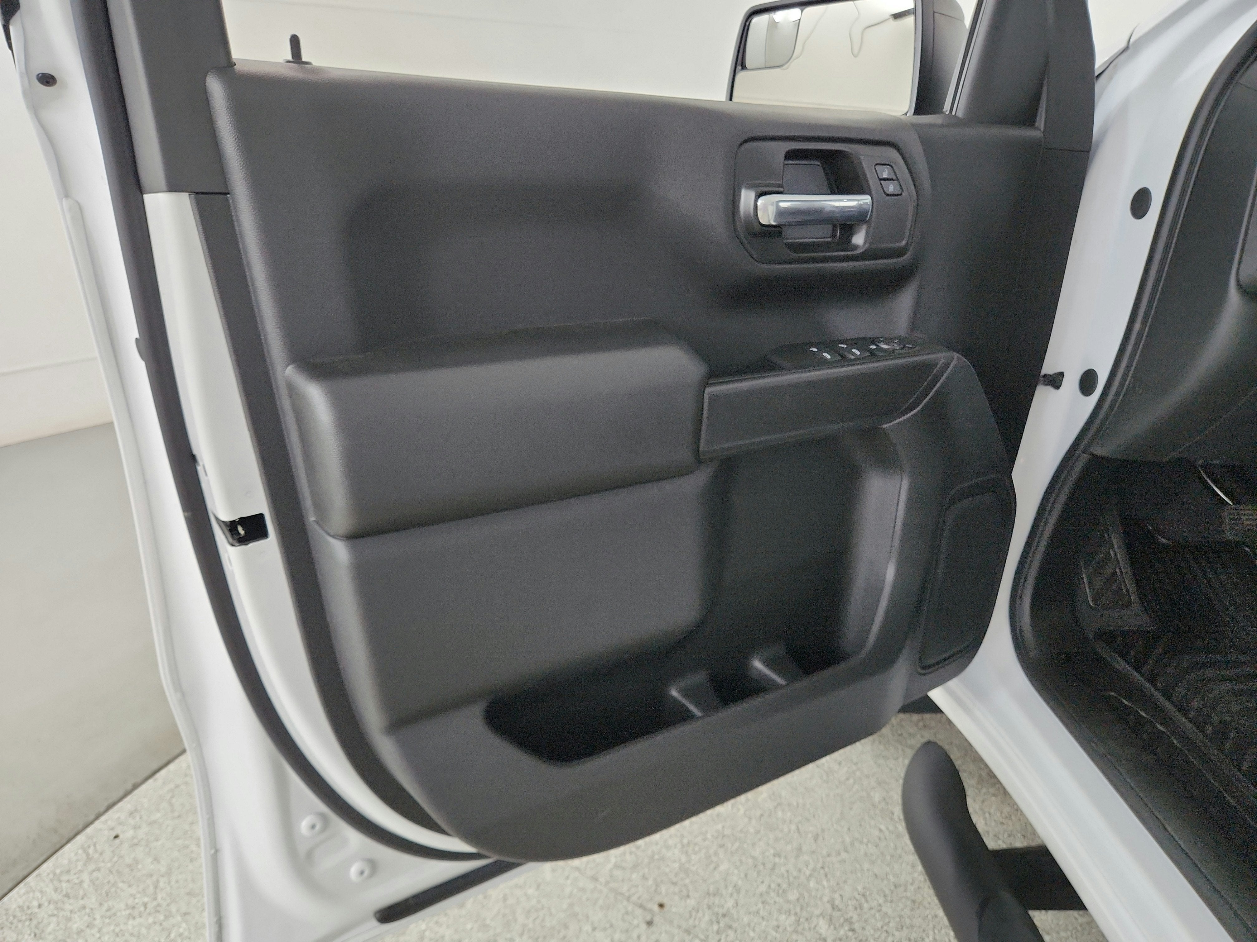 2026 Chevrolet Silverado 1500 4WD Crew Cab Short Bed Custom