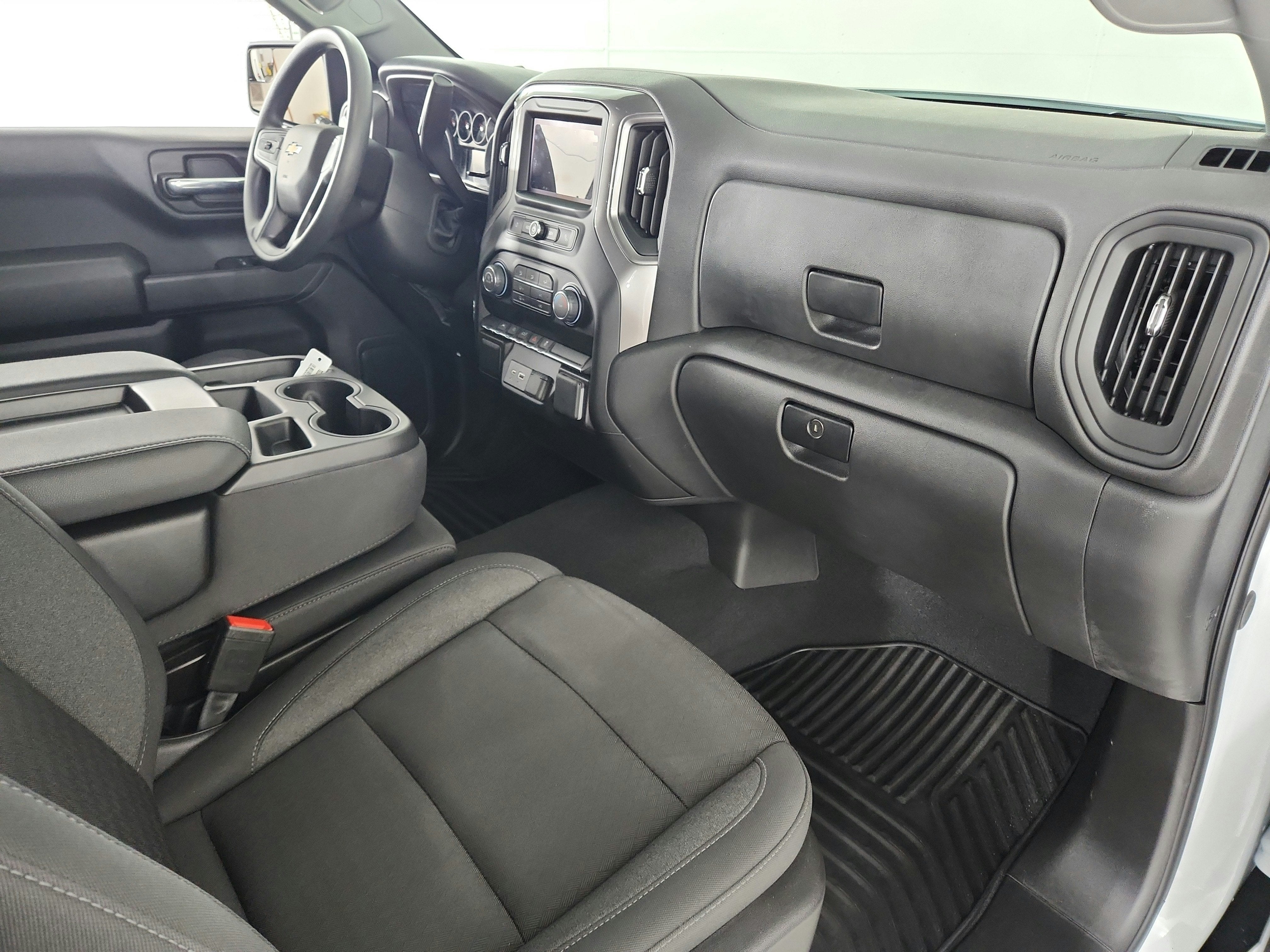 2026 Chevrolet Silverado 1500 4WD Crew Cab Short Bed Custom