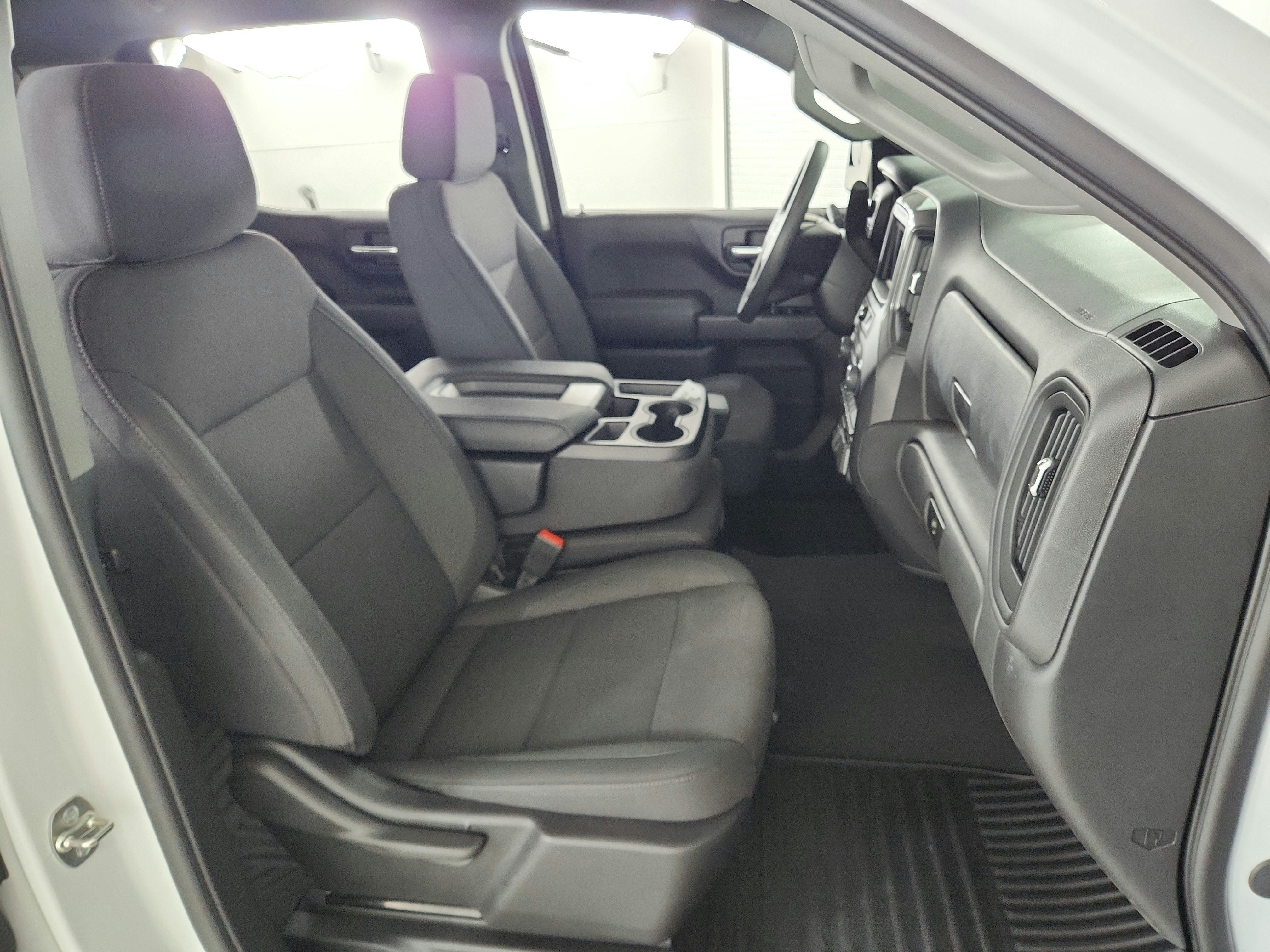 2026 Chevrolet Silverado 1500 4WD Crew Cab Short Bed Custom