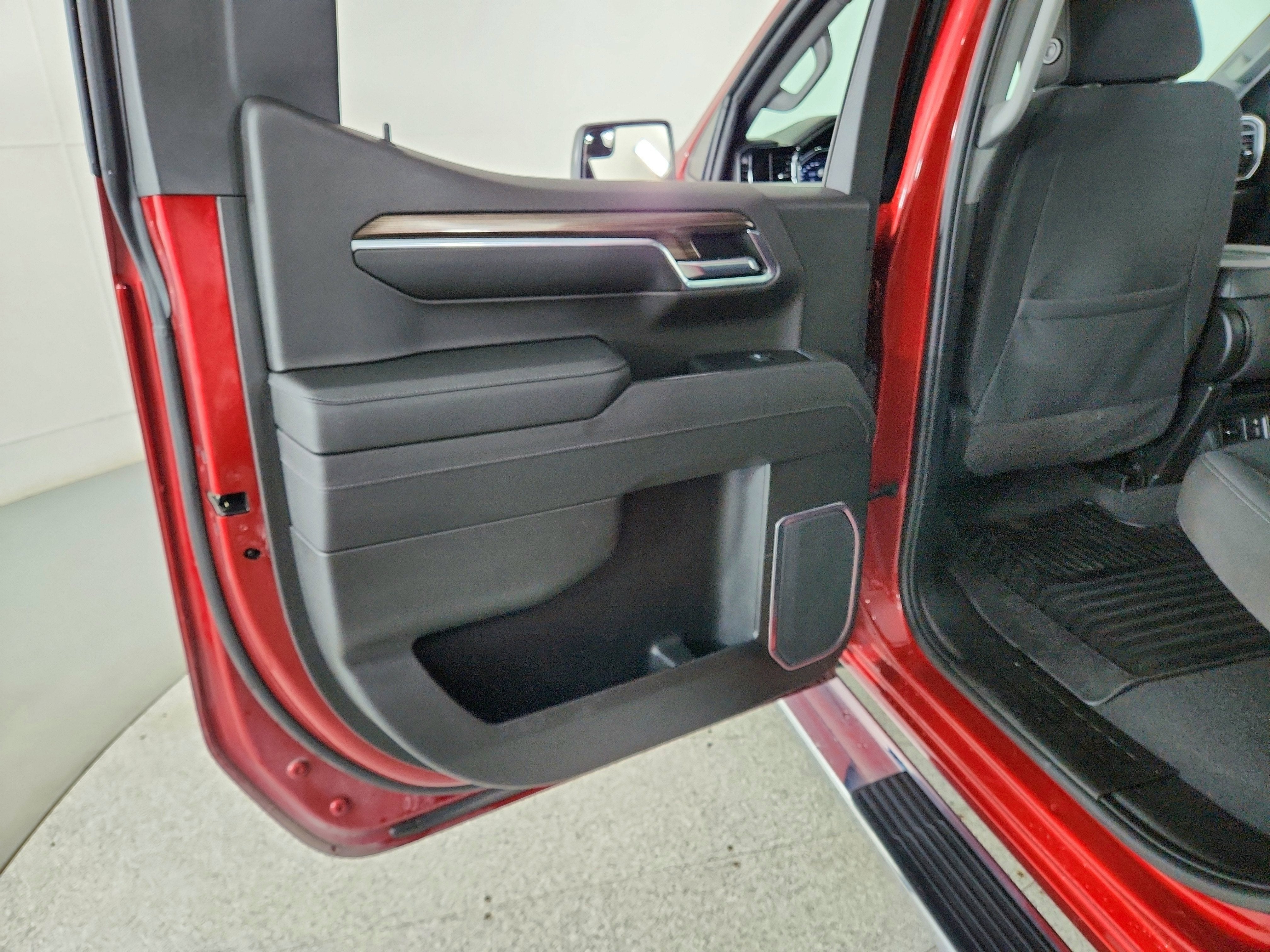 2023 Chevrolet Silverado 1500 4WD Crew Cab Short Bed RST