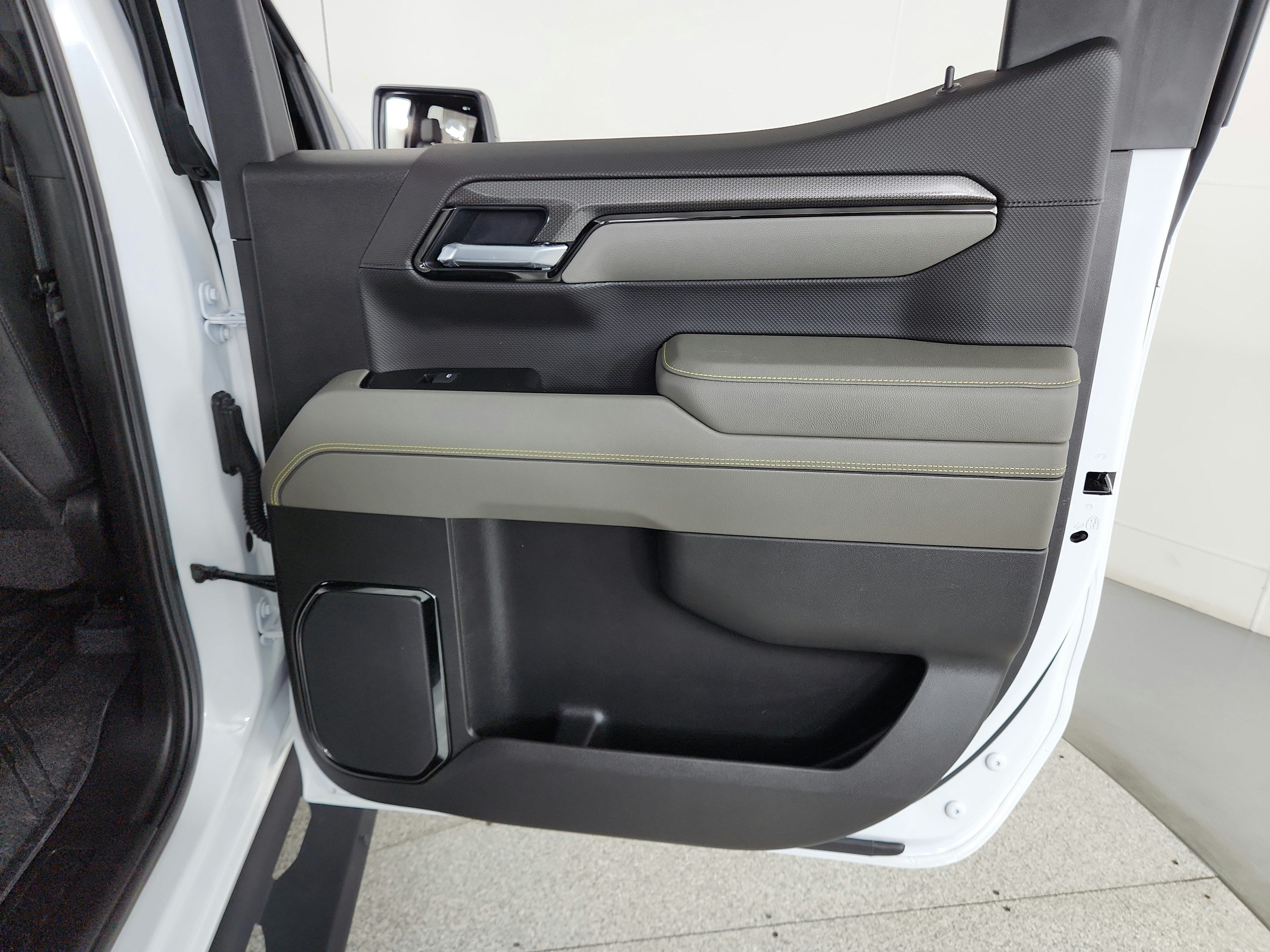 2025 Chevrolet Silverado 1500 4WD Crew Cab Short Bed ZR2