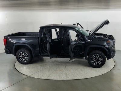 2025 GMC Sierra 1500 4WD Crew Cab Short Box AT4