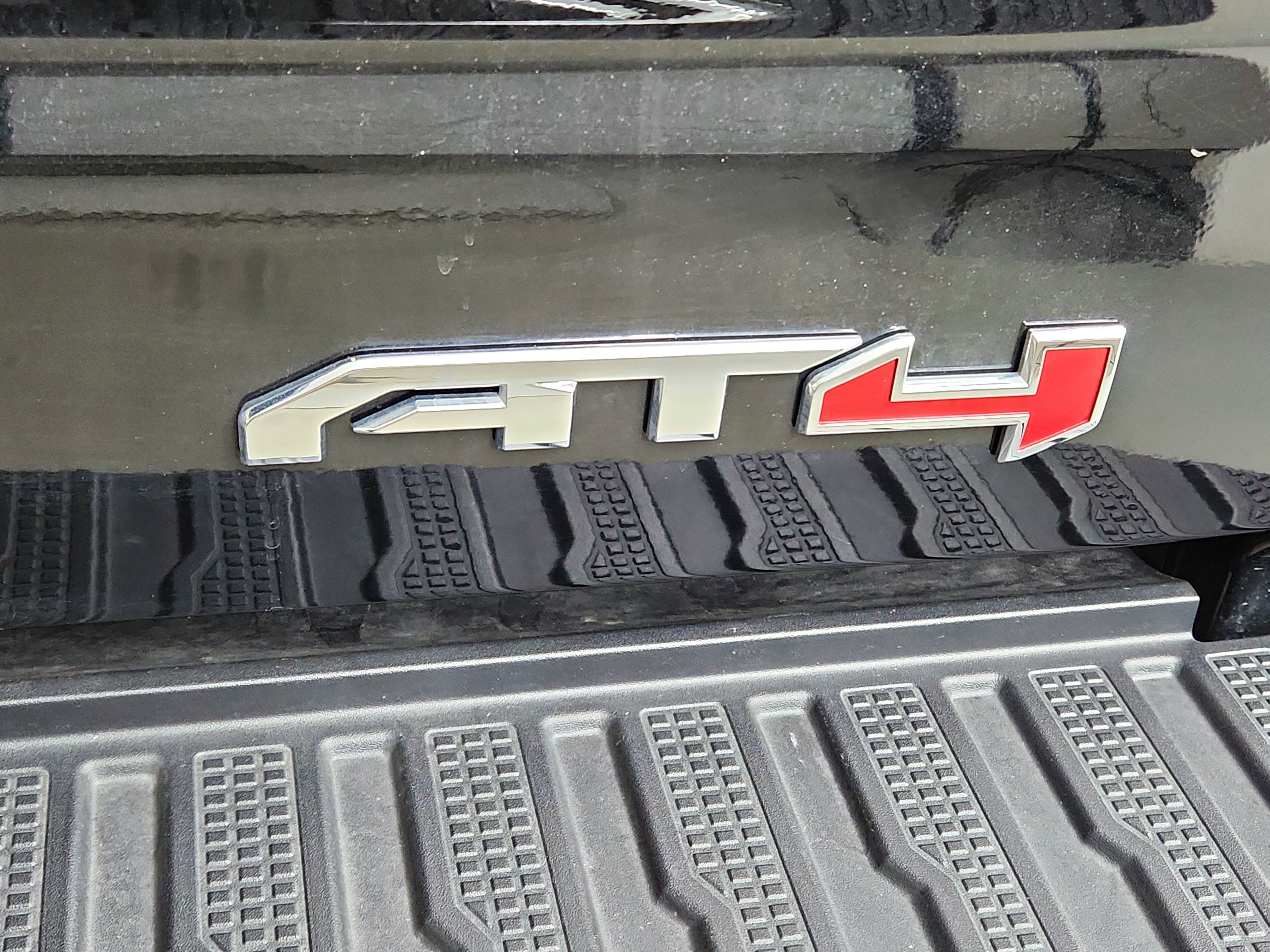 2025 GMC Sierra 1500 4WD Crew Cab Short Box AT4