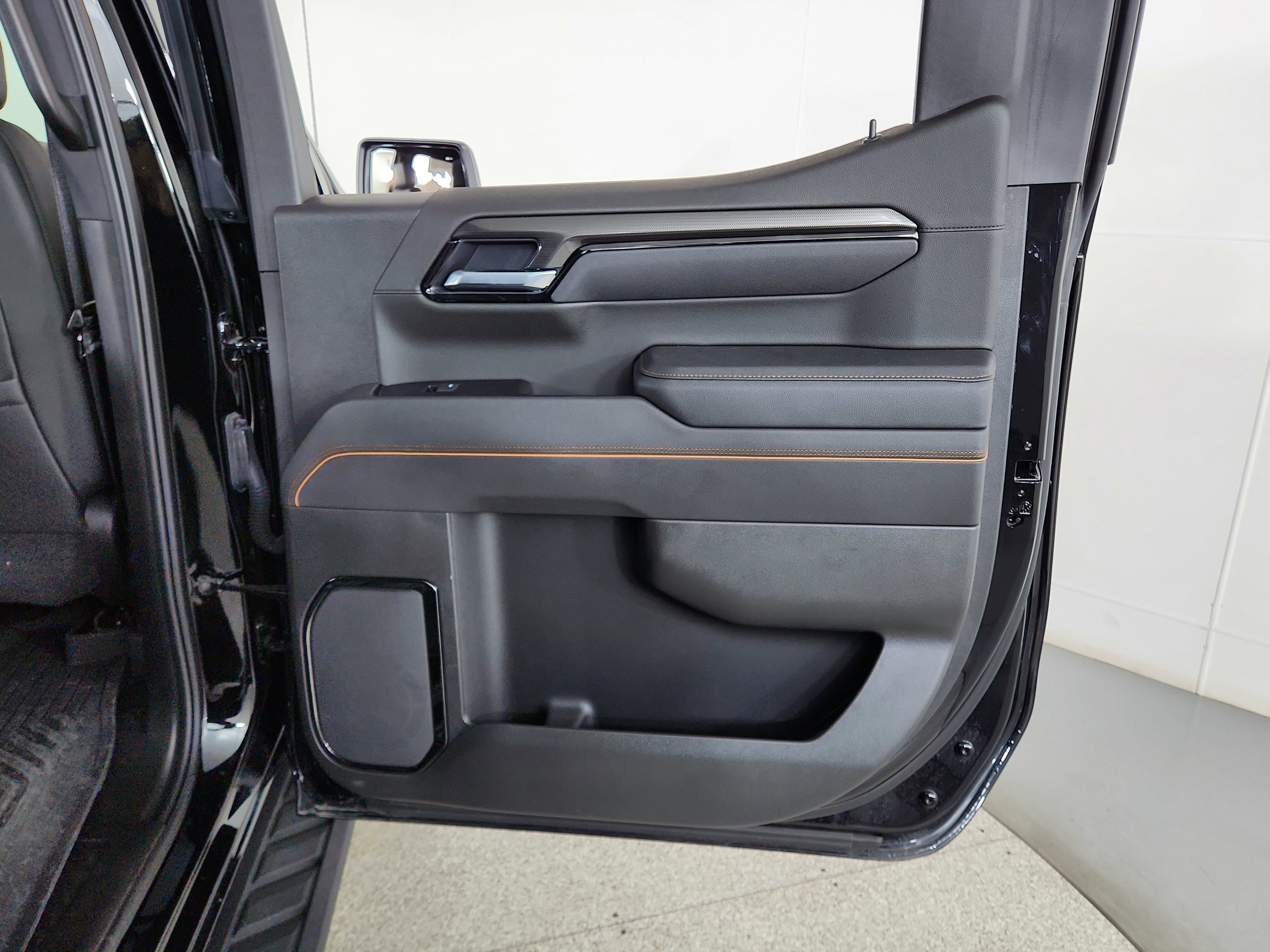 2025 GMC Sierra 1500 4WD Crew Cab Short Box AT4