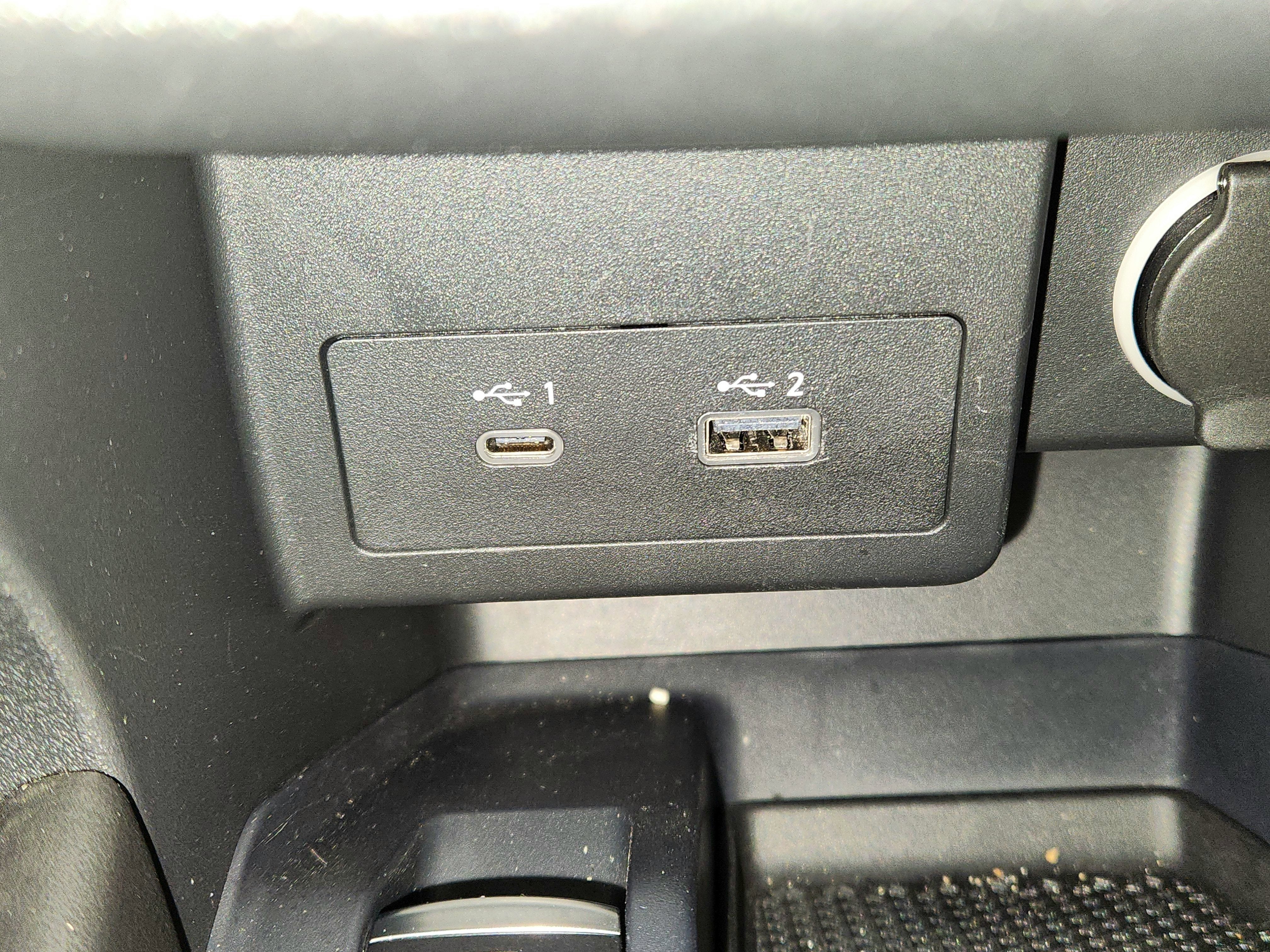 2024 Nissan Kicks SR Xtronic CVT