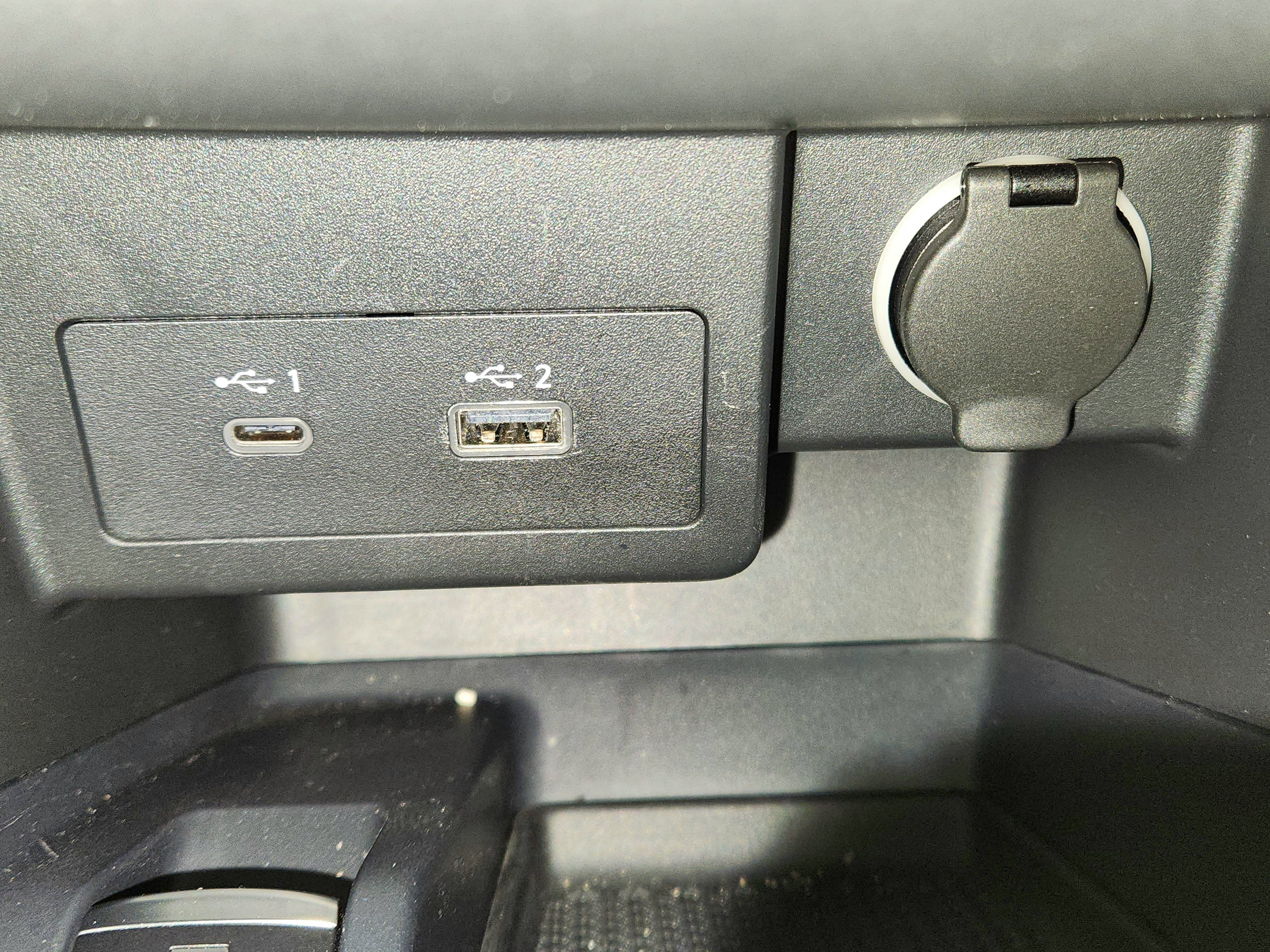 2024 Nissan Kicks SR Xtronic CVT