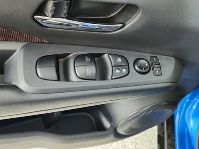 2024 Nissan Kicks SR Xtronic CVT