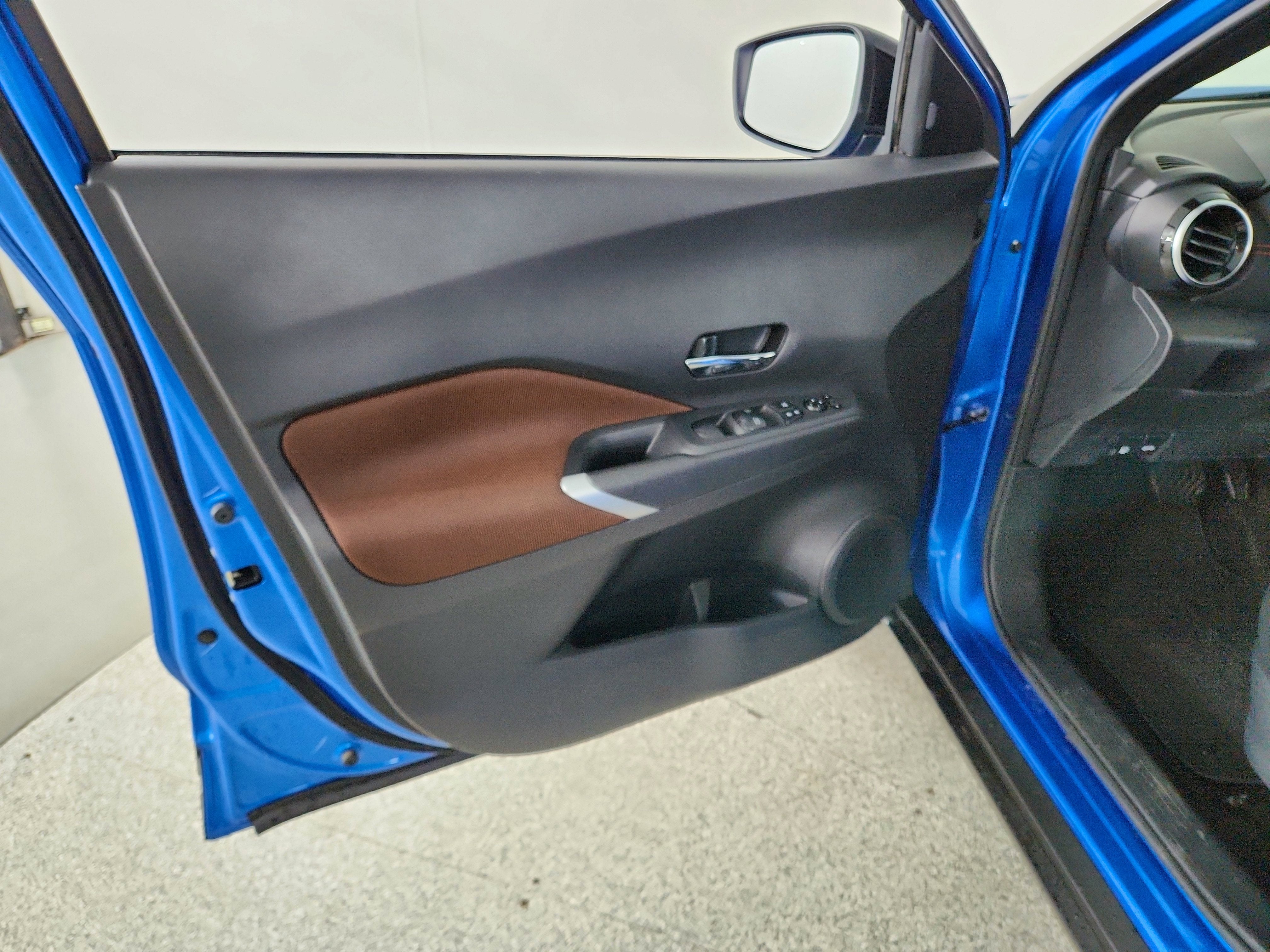 2024 Nissan Kicks SR Xtronic CVT