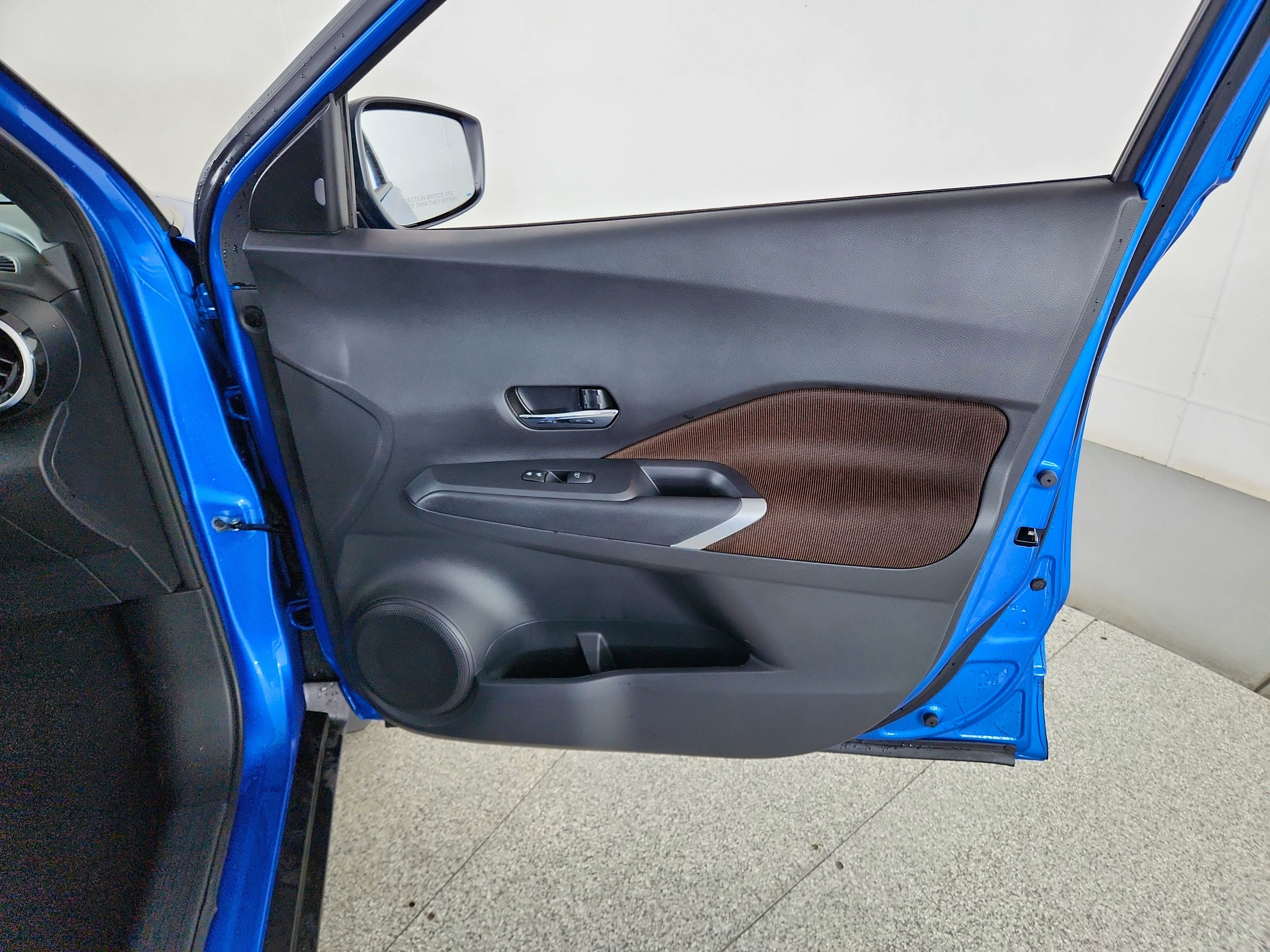 2024 Nissan Kicks SR Xtronic CVT