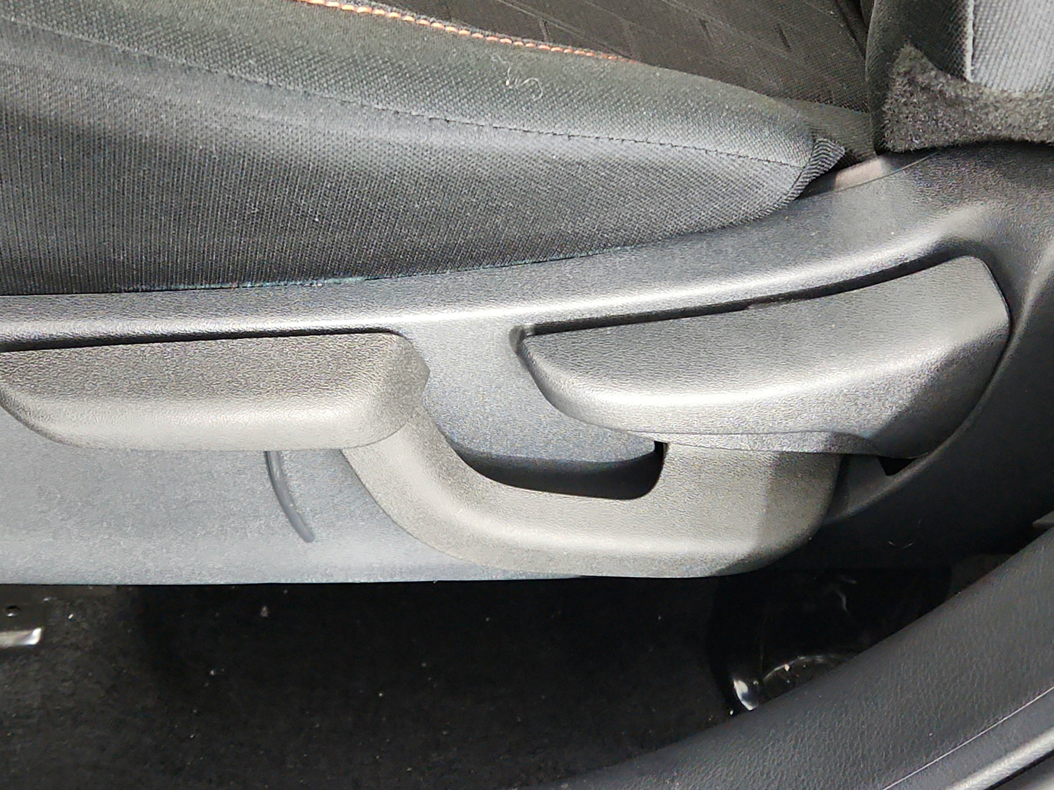 2024 Nissan Kicks SR Xtronic CVT