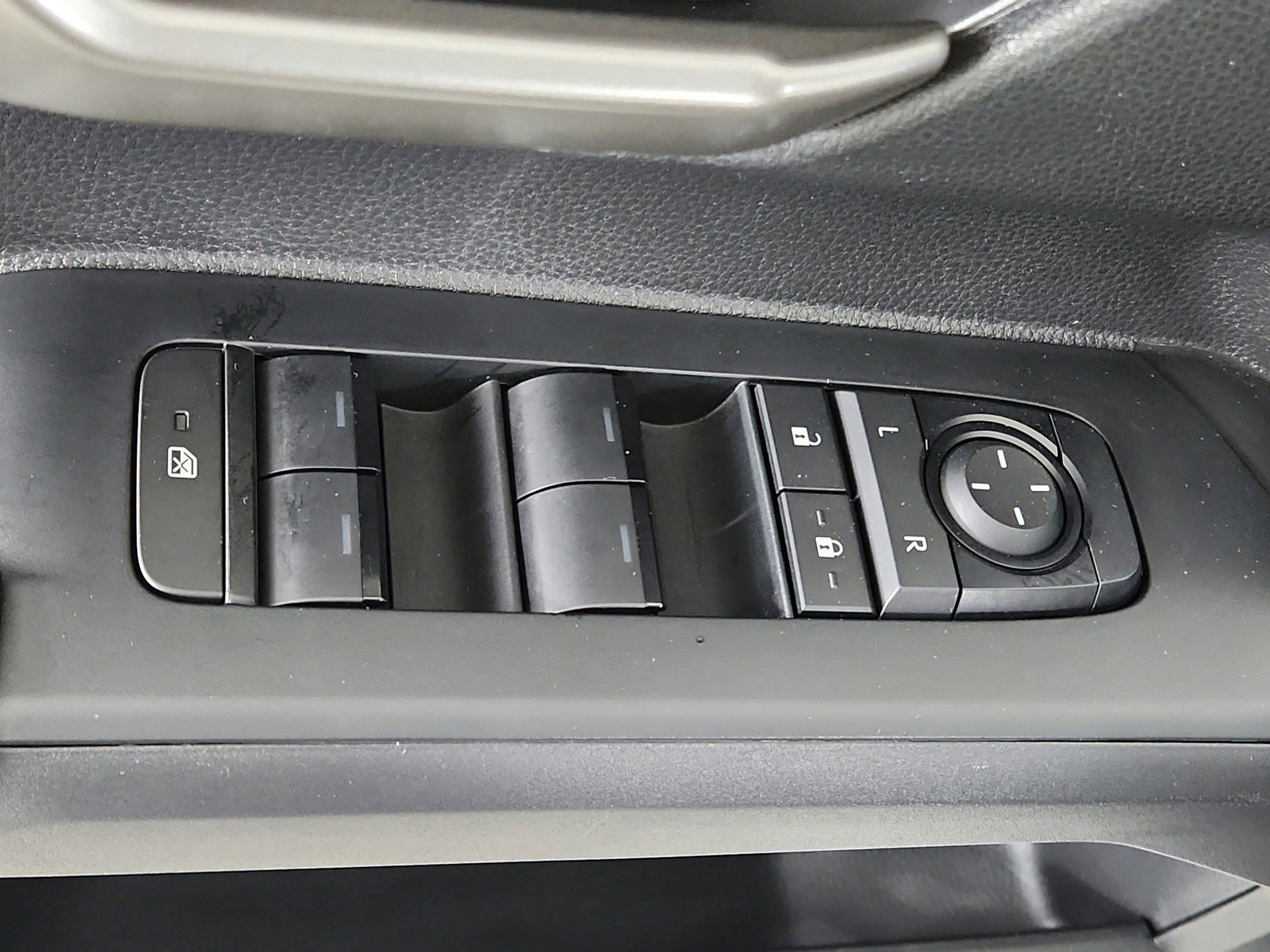 2025 Toyota Tacoma 4WD SR5