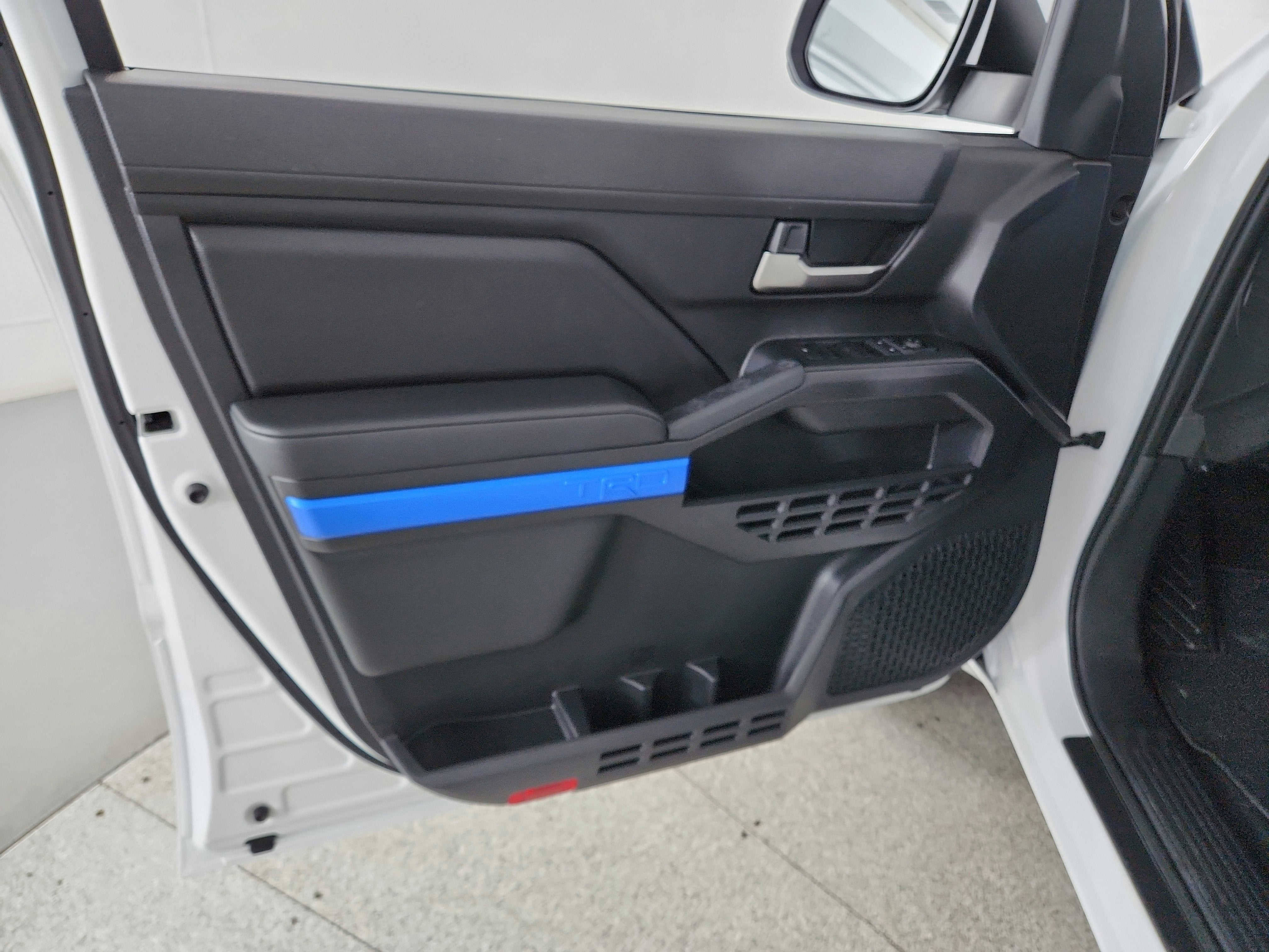 2025 Toyota Tacoma 4WD SR5