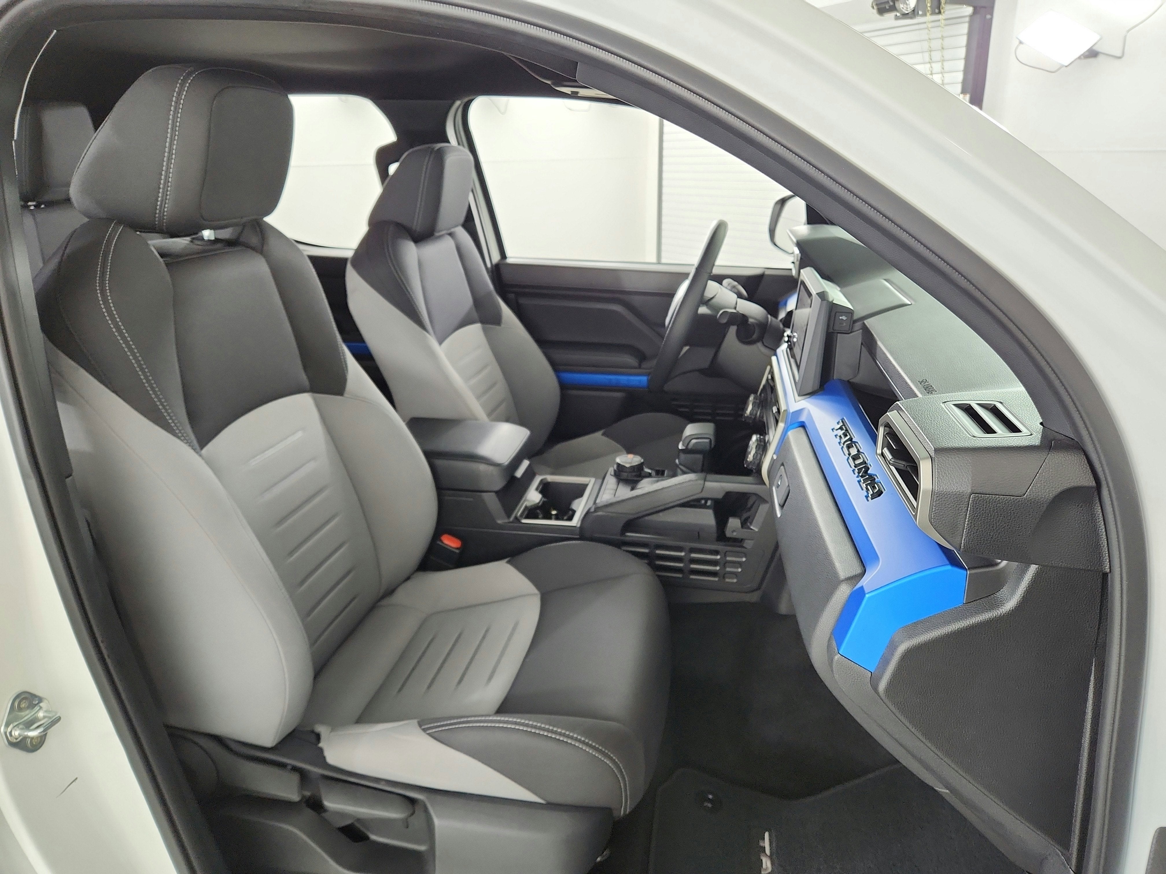 2025 Toyota Tacoma 4WD SR5